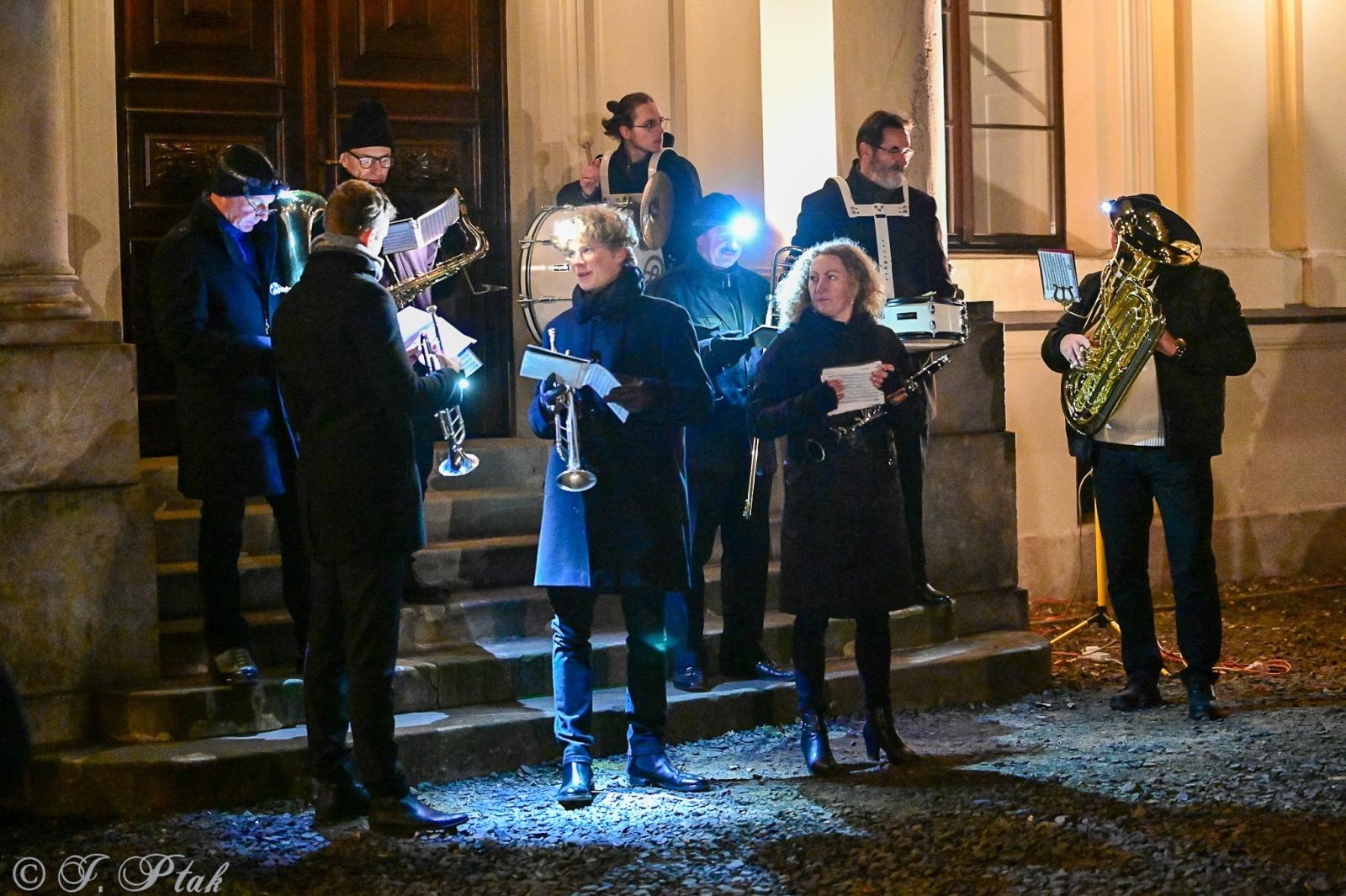 Zdjęcie w galerii na portalu naszraciborz.pl: VIII Orszak św. Marcina przeszedł przez Rudy wiadomości z regionu