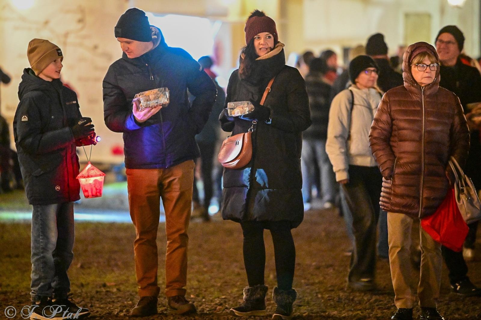 Zdjęcie w galerii na portalu naszraciborz.pl: VIII Orszak św. Marcina przeszedł przez Rudy wiadomości z regionu