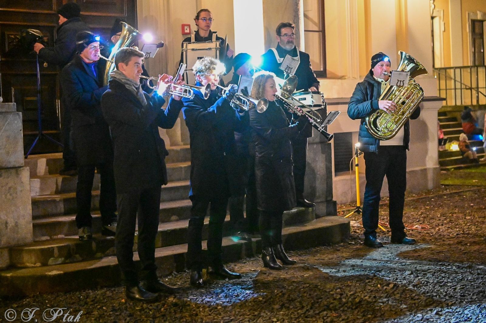 Zdjęcie w galerii na portalu naszraciborz.pl: VIII Orszak św. Marcina przeszedł przez Rudy wiadomości z regionu