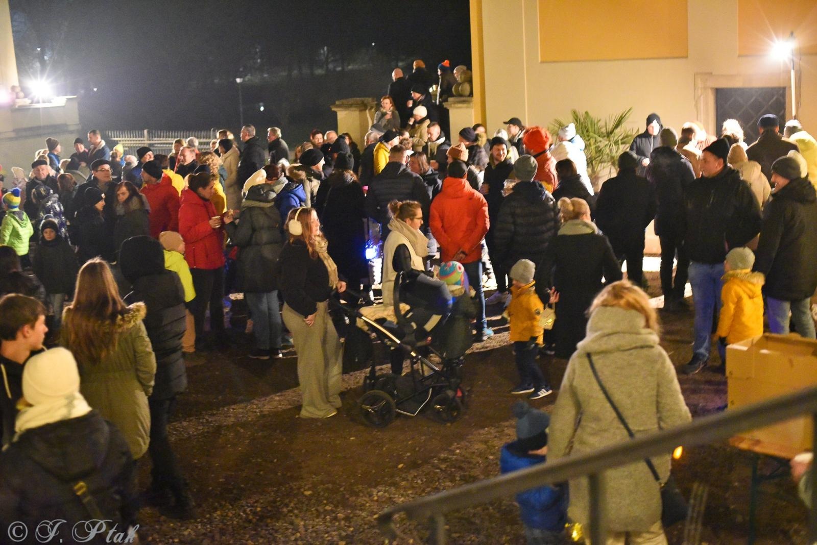 Zdjęcie w galerii na portalu naszraciborz.pl: VIII Orszak św. Marcina przeszedł przez Rudy wiadomości z regionu