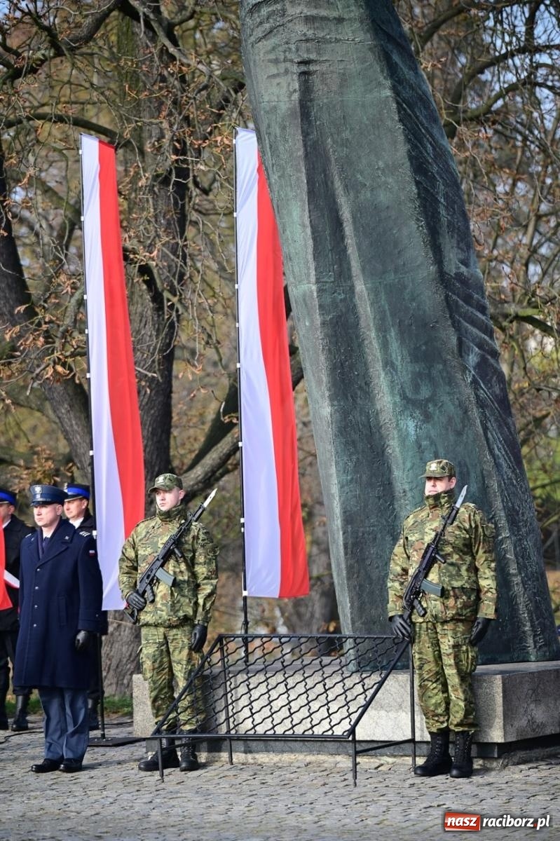Zdjęcie w galerii na portalu naszraciborz.pl: Miejskie uroczystości z okazji Narodowego Święta Niepodległości [FOTO i WIDEO] wiadomości z regionu