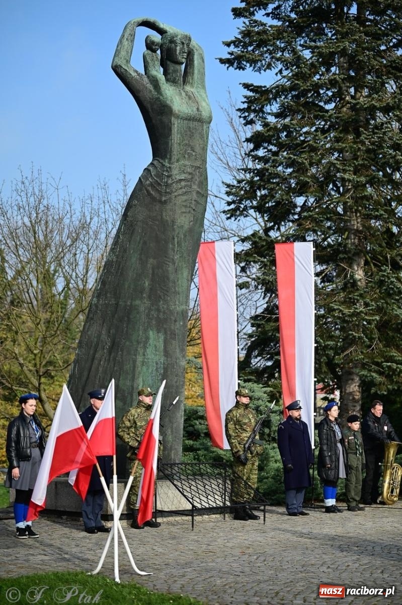 Zdjęcie w galerii na portalu naszraciborz.pl: Miejskie uroczystości z okazji Narodowego Święta Niepodległości [FOTO i WIDEO] wiadomości z regionu