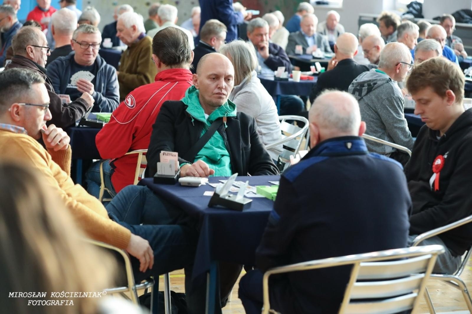 Zdjęcie w galerii na portalu naszraciborz.pl: Brydżyści na Święto Niepodległości. X Turniej Pamięci E. Olbrota i L. Przygody wiadomości z regionu