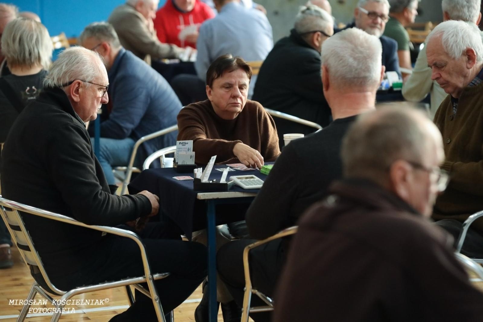 Zdjęcie w galerii na portalu naszraciborz.pl: Brydżyści na Święto Niepodległości. X Turniej Pamięci E. Olbrota i L. Przygody wiadomości z regionu