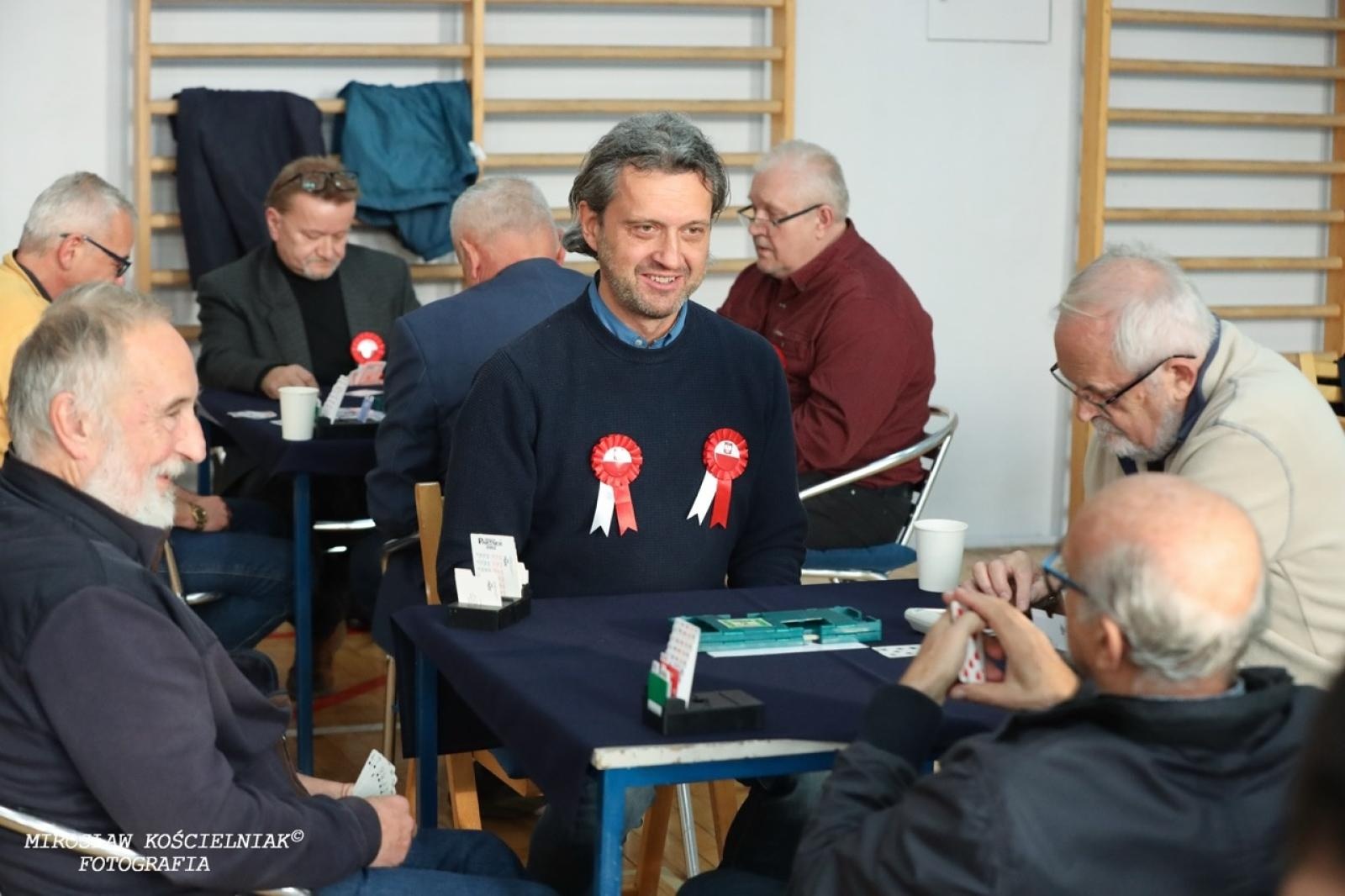 Zdjęcie w galerii na portalu naszraciborz.pl: Brydżyści na Święto Niepodległości. X Turniej Pamięci E. Olbrota i L. Przygody wiadomości z regionu