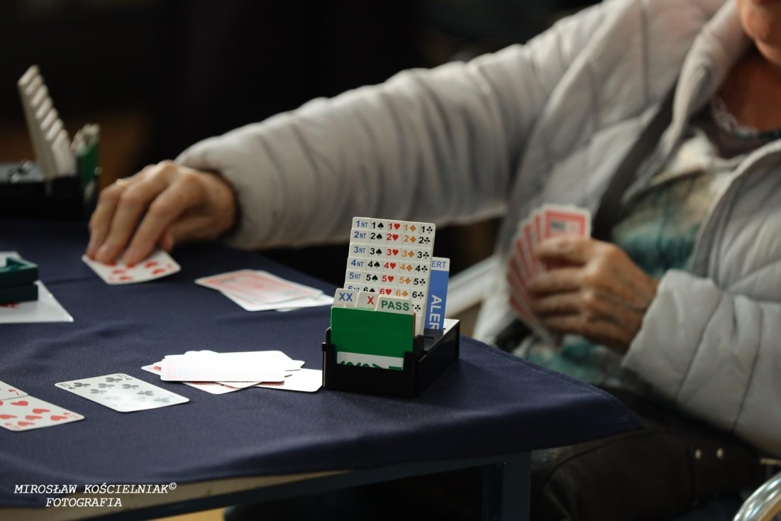 Zdjęcie w galerii na portalu naszraciborz.pl: Brydżyści na Święto Niepodległości. X Turniej Pamięci E. Olbrota i L. Przygody wiadomości z regionu