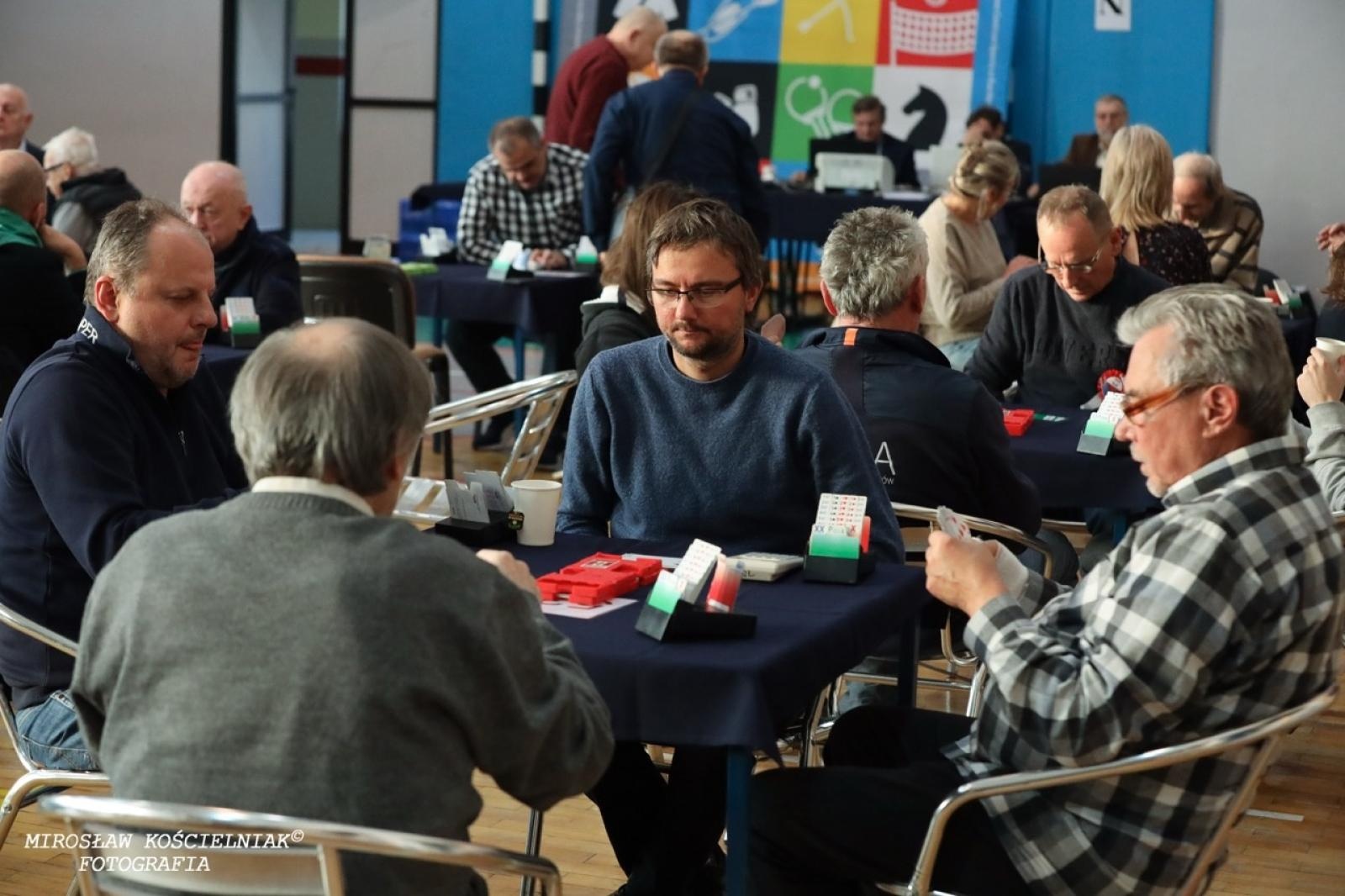 Zdjęcie w galerii na portalu naszraciborz.pl: Brydżyści na Święto Niepodległości. X Turniej Pamięci E. Olbrota i L. Przygody wiadomości z regionu
