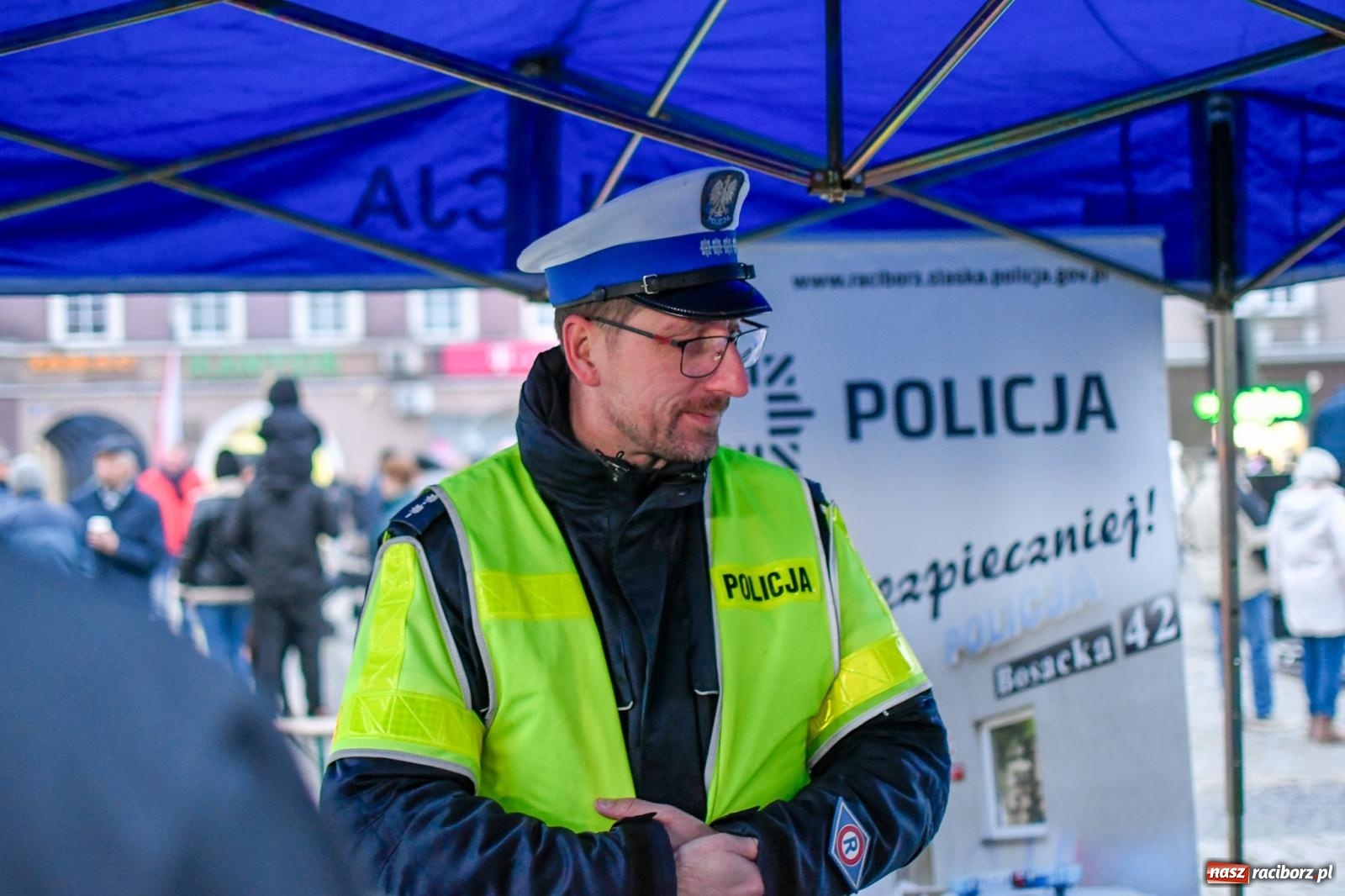 Zdjęcie w galerii na portalu naszraciborz.pl: Piknik Niepodległa na raciborskim rynku zgromadził tłumy mieszkańców wiadomości z regionu