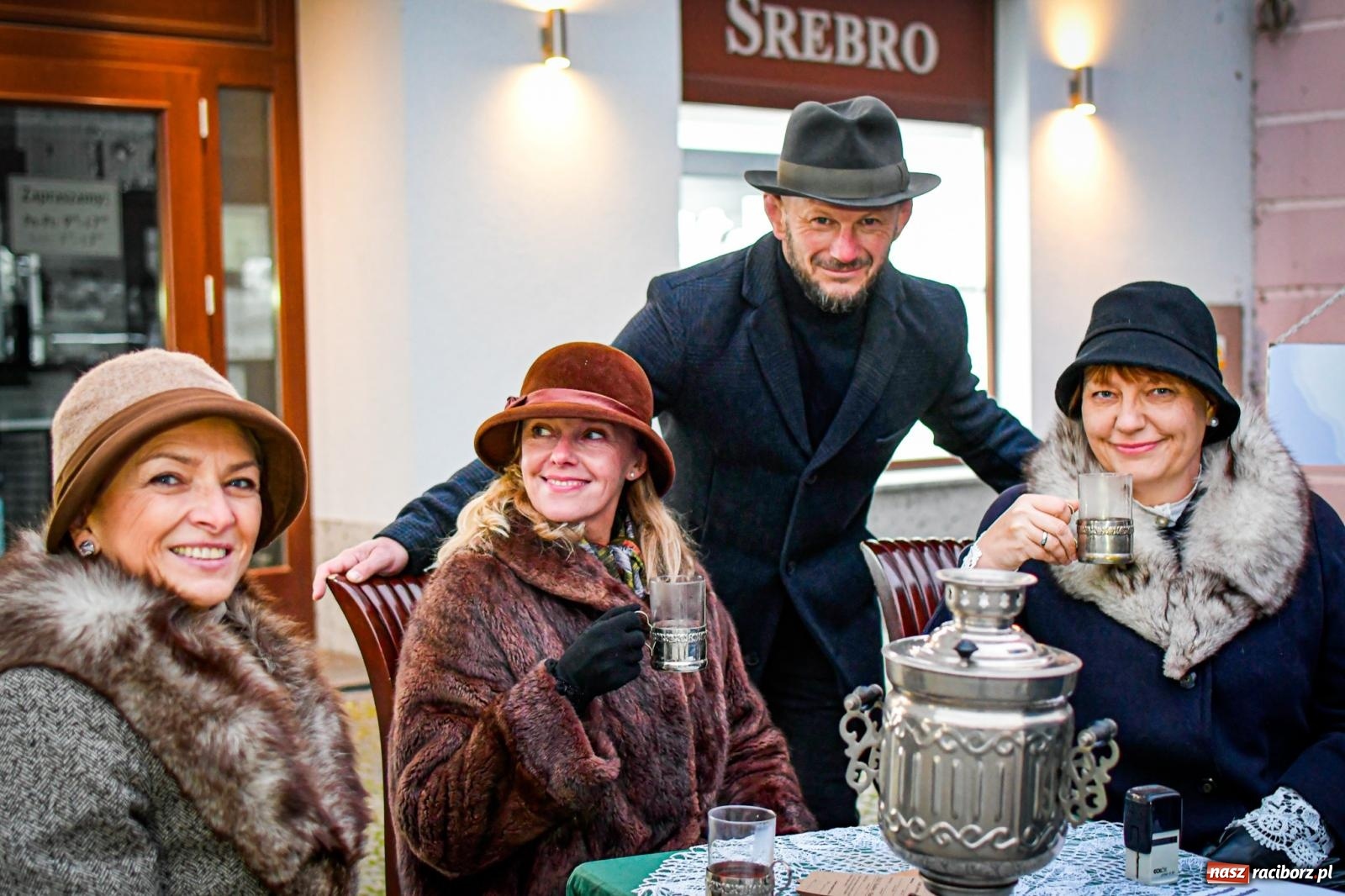 Zdjęcie w galerii na portalu naszraciborz.pl: Piknik Niepodległa na raciborskim rynku zgromadził tłumy mieszkańców wiadomości z regionu