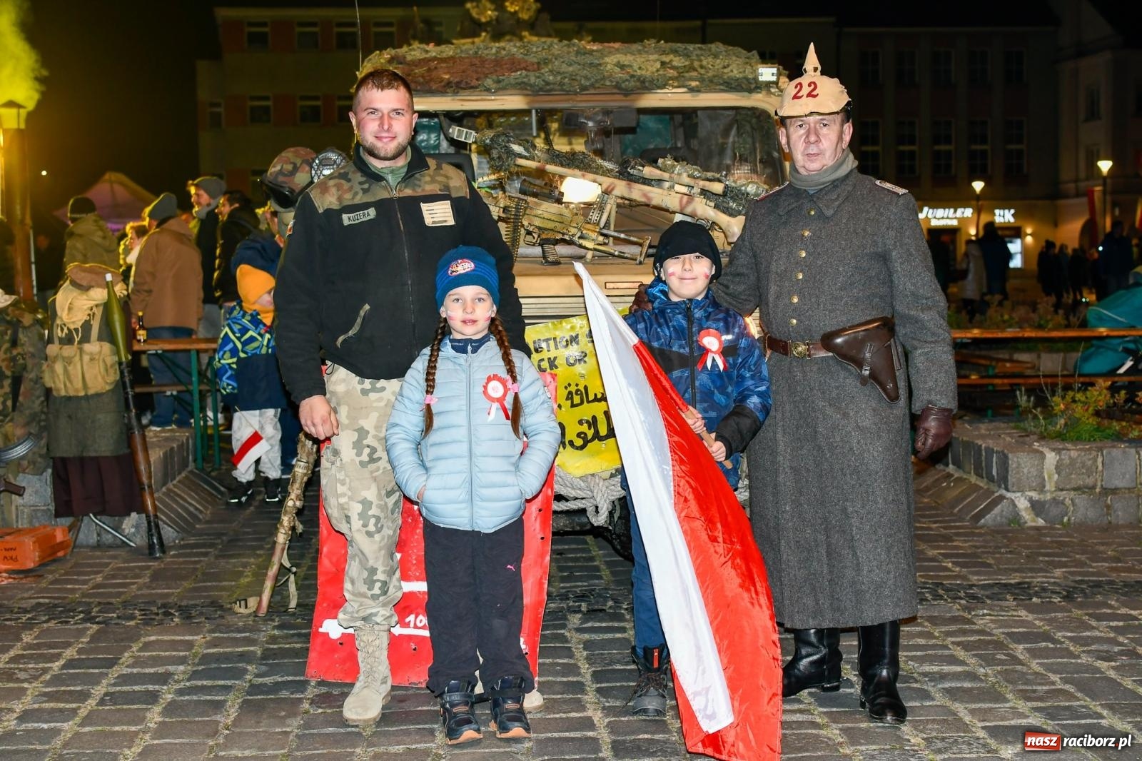 Zdjęcie w galerii na portalu naszraciborz.pl: Piknik Niepodległa na raciborskim rynku zgromadził tłumy mieszkańców wiadomości z regionu