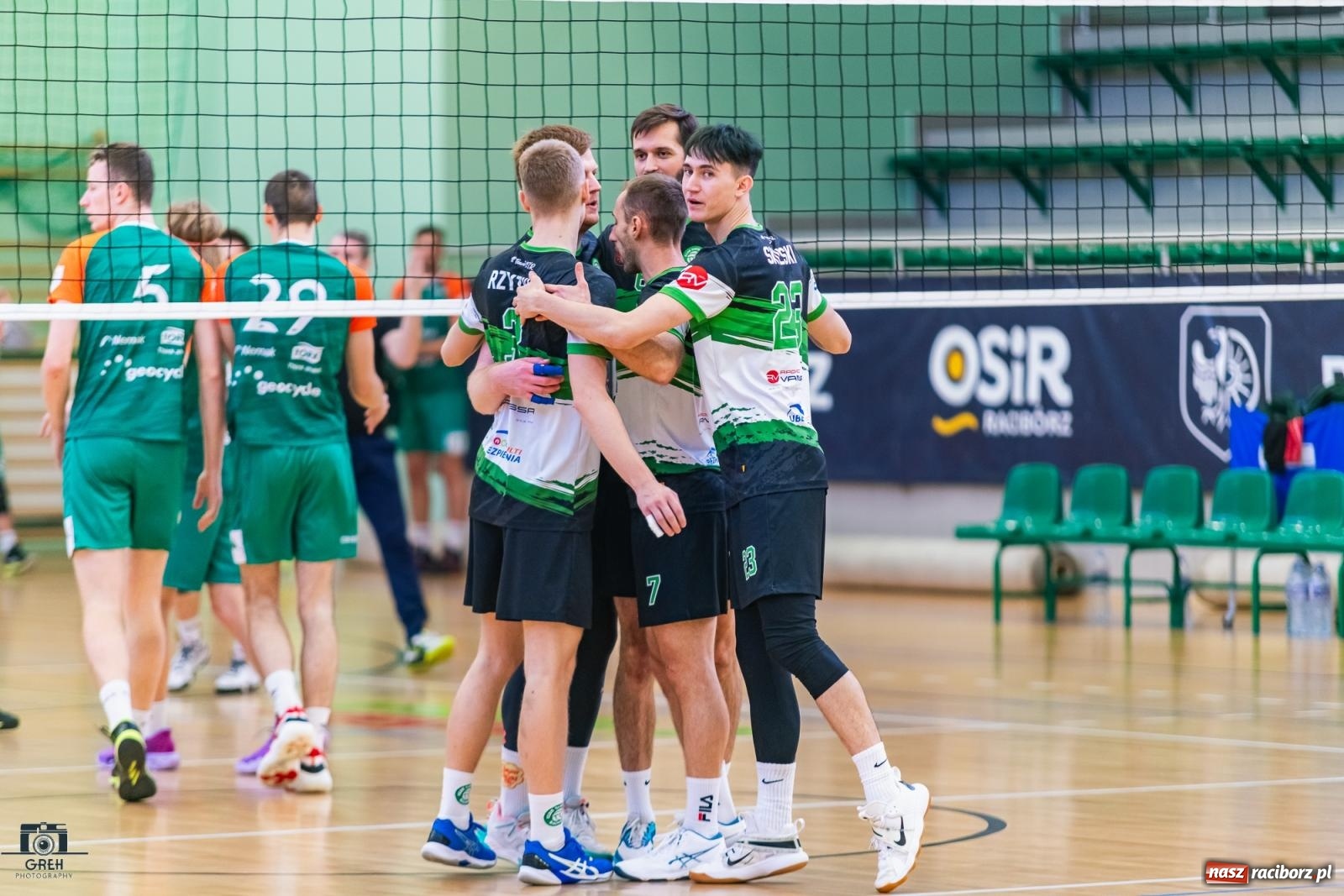 Zdjęcie w galerii na portalu naszraciborz.pl: Pewna wygrana KS Racibórz dała fotel lidera [FOTO i WIDEO] wiadomości z regionu