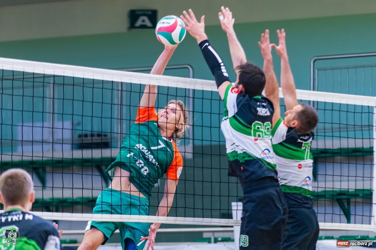 Zdjęcie w galerii na portalu naszraciborz.pl: Pewna wygrana KS Racibórz dała fotel lidera [FOTO i WIDEO] wiadomości z regionu