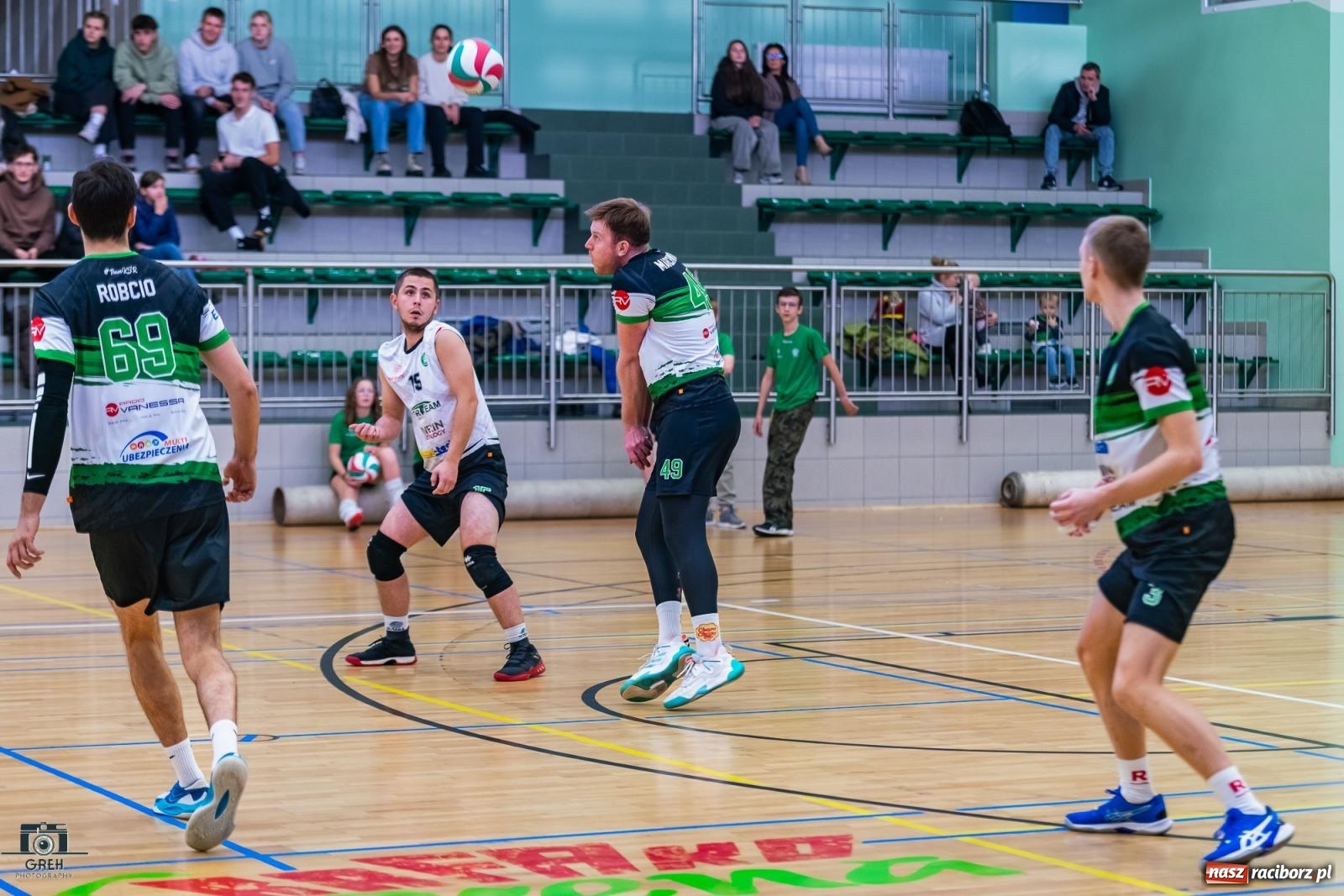 Zdjęcie w galerii na portalu naszraciborz.pl: Pewna wygrana KS Racibórz dała fotel lidera [FOTO i WIDEO] wiadomości z regionu