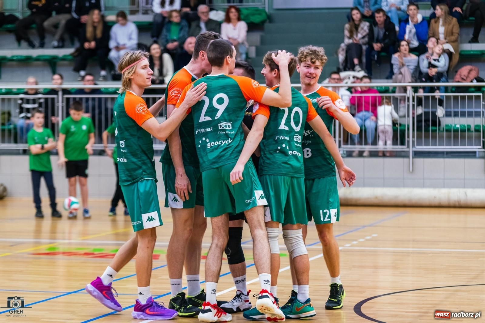 Zdjęcie w galerii na portalu naszraciborz.pl: Pewna wygrana KS Racibórz dała fotel lidera [FOTO i WIDEO] wiadomości z regionu