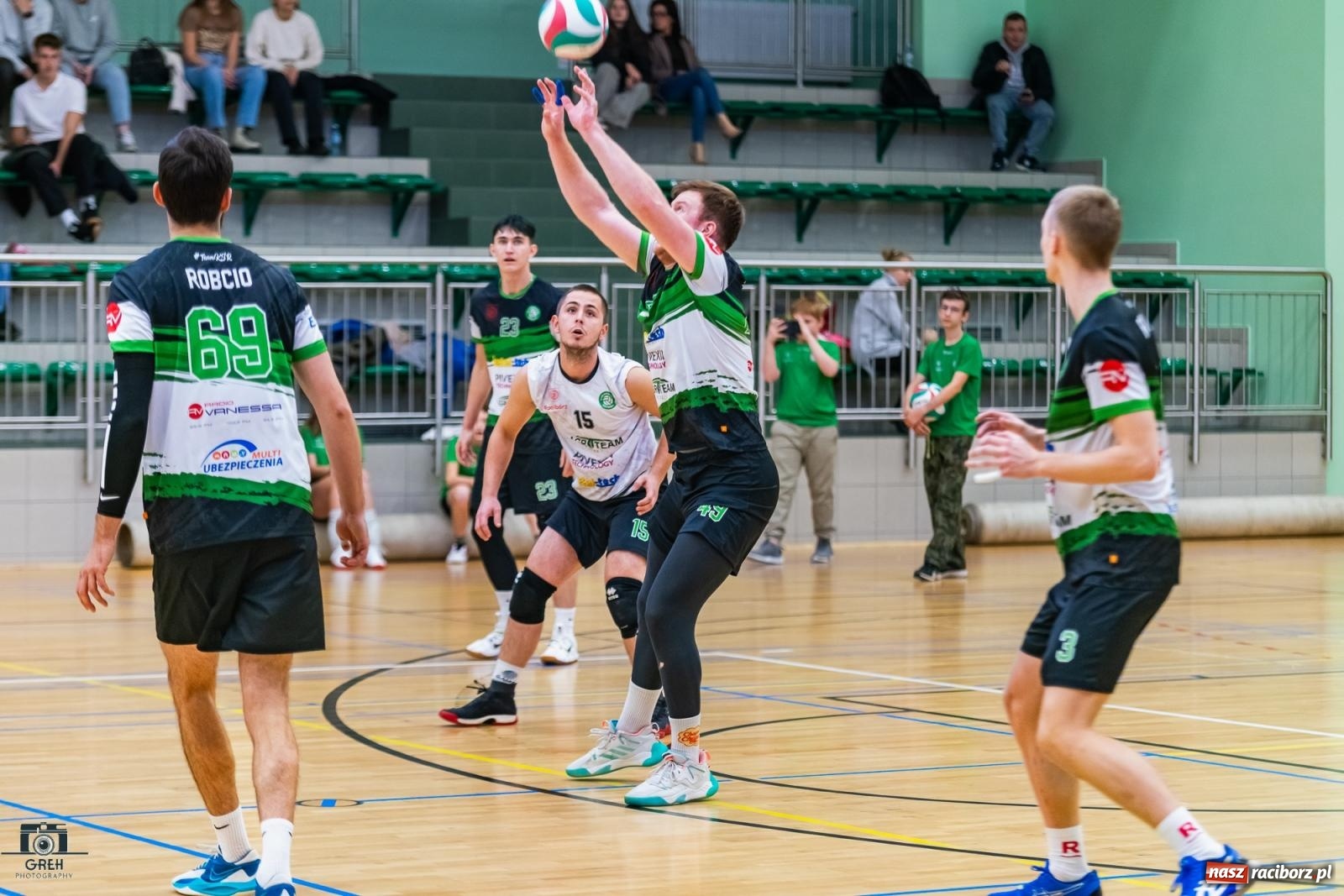 Zdjęcie w galerii na portalu naszraciborz.pl: Pewna wygrana KS Racibórz dała fotel lidera [FOTO i WIDEO] wiadomości z regionu