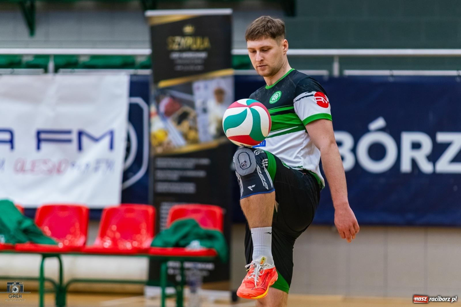 Zdjęcie w galerii na portalu naszraciborz.pl: Pewna wygrana KS Racibórz dała fotel lidera [FOTO i WIDEO] wiadomości z regionu