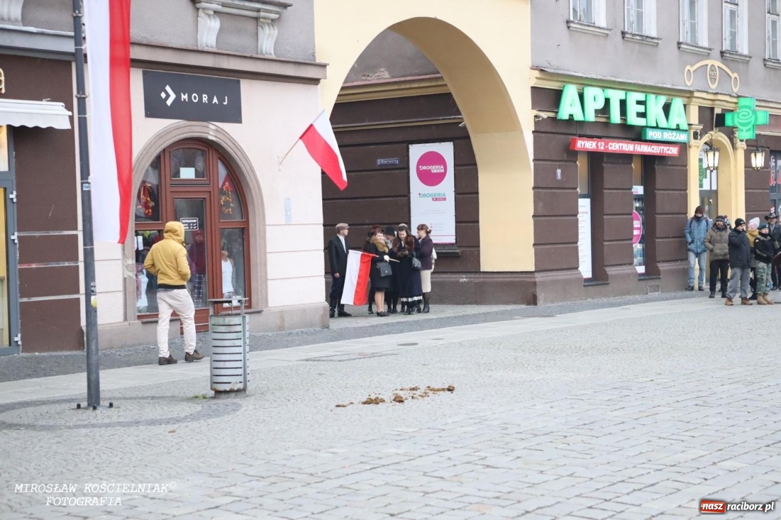 Zdjęcie w galerii na portalu naszraciborz.pl: Historyczne widowisko na raciborskim rynku – Polacy przejmują pruski posterunek [FOTO i WIDEO] wiadomości z regionu