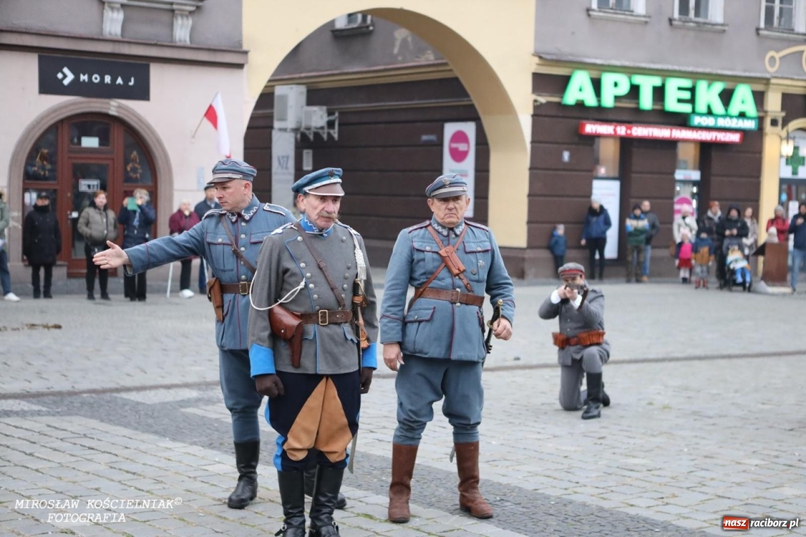Zdjęcie w galerii na portalu naszraciborz.pl: Historyczne widowisko na raciborskim rynku – Polacy przejmują pruski posterunek [FOTO i WIDEO] wiadomości z regionu