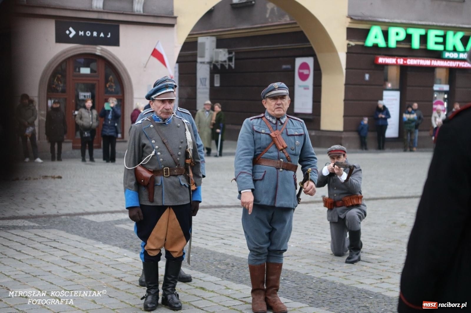 Zdjęcie w galerii na portalu naszraciborz.pl: Historyczne widowisko na raciborskim rynku – Polacy przejmują pruski posterunek [FOTO i WIDEO] wiadomości z regionu