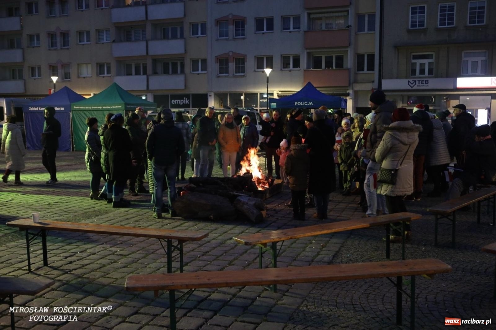 Zdjęcie w galerii na portalu naszraciborz.pl: Historyczne widowisko na raciborskim rynku – Polacy przejmują pruski posterunek [FOTO i WIDEO] wiadomości z regionu
