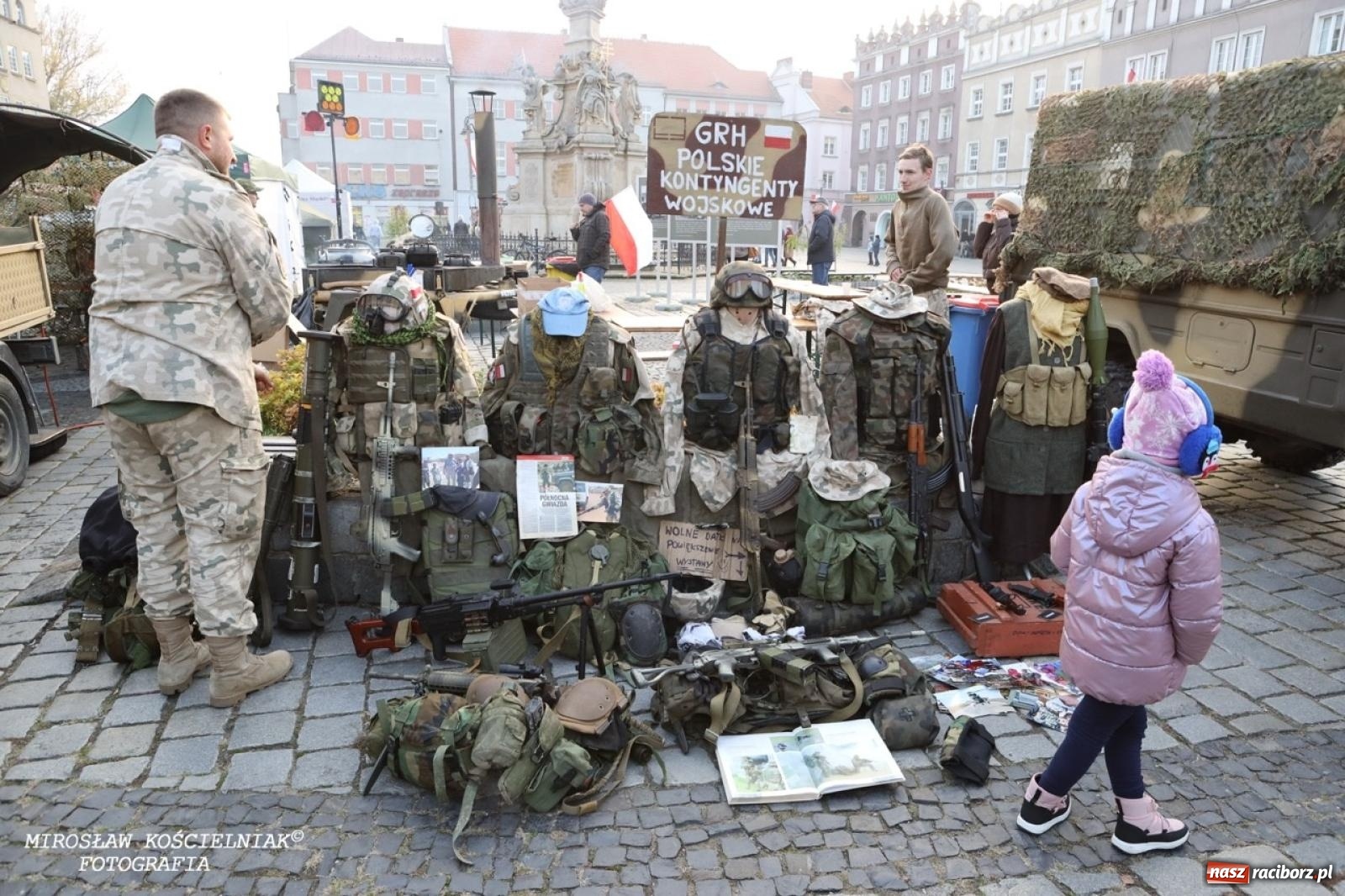 Zdjęcie w galerii na portalu naszraciborz.pl: Historyczne widowisko na raciborskim rynku – Polacy przejmują pruski posterunek [FOTO i WIDEO] wiadomości z regionu