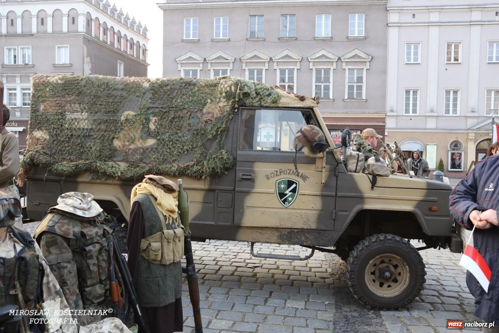 Zdjęcie w galerii na portalu naszraciborz.pl: Historyczne widowisko na raciborskim rynku – Polacy przejmują pruski posterunek [FOTO i WIDEO] wiadomości z regionu
