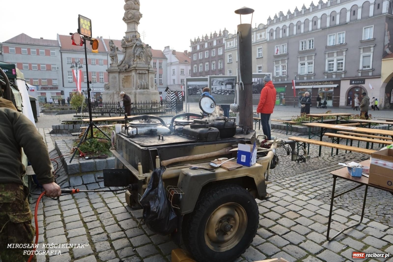 Zdjęcie w galerii na portalu naszraciborz.pl: Historyczne widowisko na raciborskim rynku – Polacy przejmują pruski posterunek [FOTO i WIDEO] wiadomości z regionu