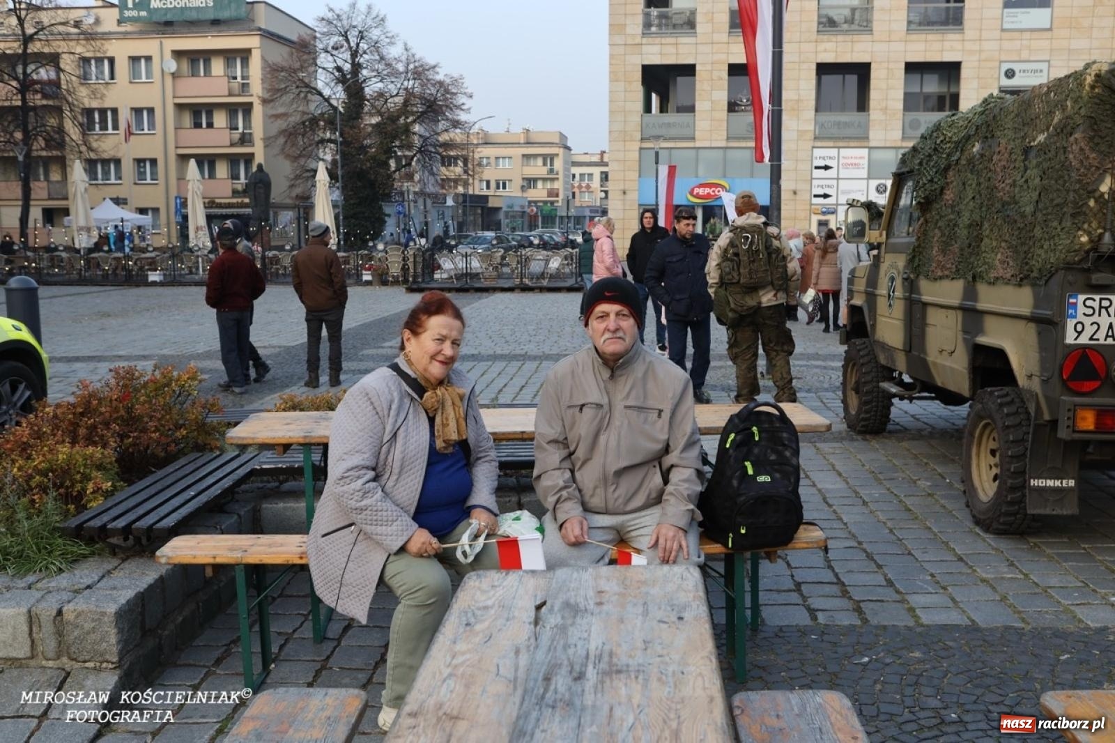 Zdjęcie w galerii na portalu naszraciborz.pl: Historyczne widowisko na raciborskim rynku – Polacy przejmują pruski posterunek [FOTO i WIDEO] wiadomości z regionu