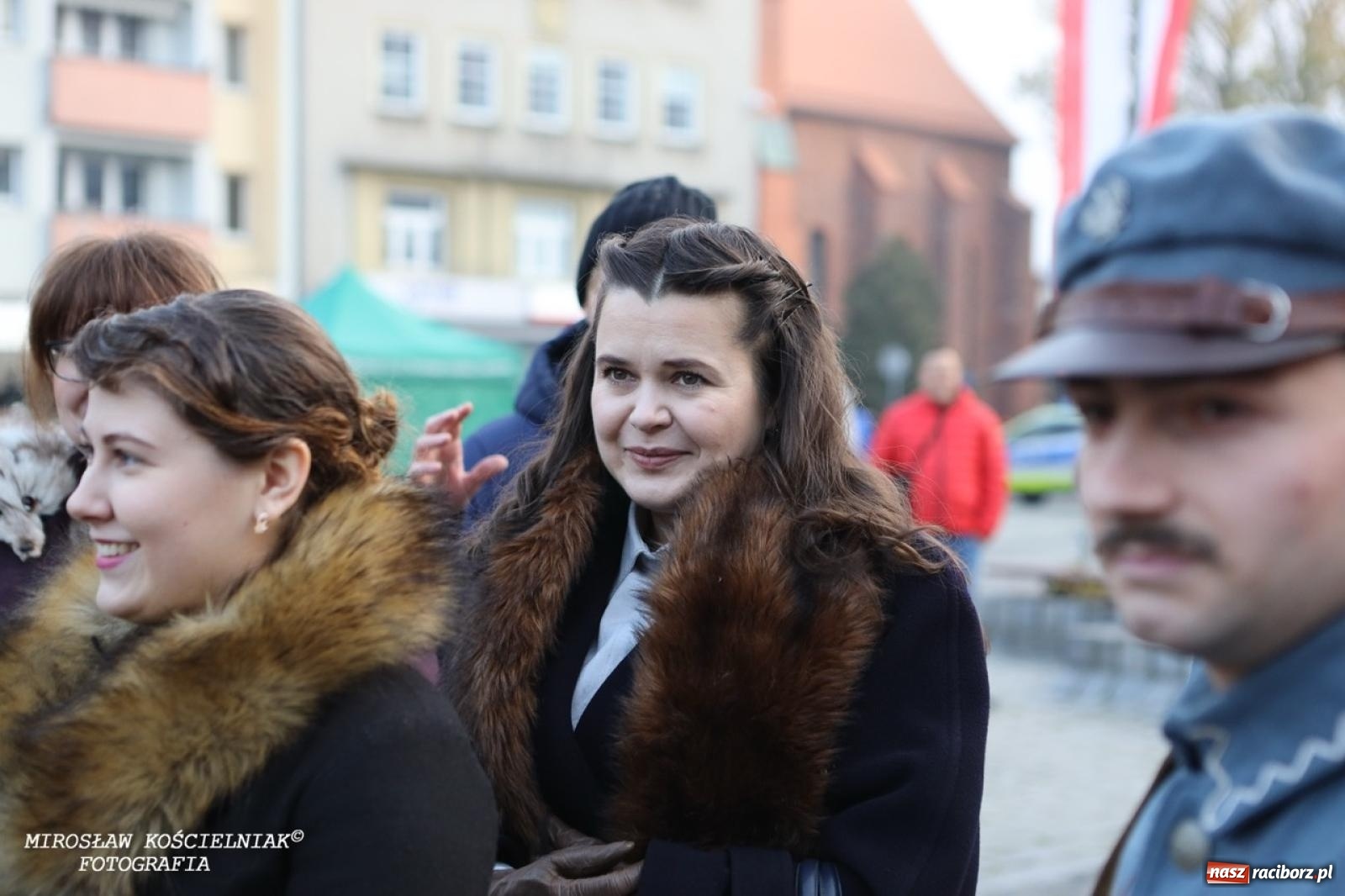 Zdjęcie w galerii na portalu naszraciborz.pl: Historyczne widowisko na raciborskim rynku – Polacy przejmują pruski posterunek [FOTO i WIDEO] wiadomości z regionu