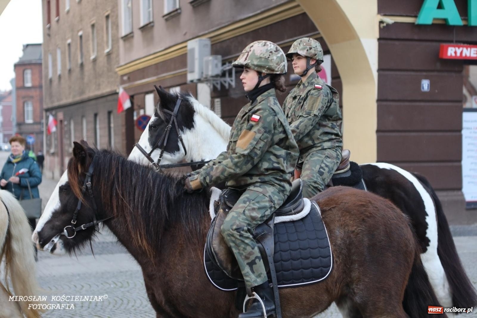Zdjęcie w galerii na portalu naszraciborz.pl: Historyczne widowisko na raciborskim rynku – Polacy przejmują pruski posterunek [FOTO i WIDEO] wiadomości z regionu