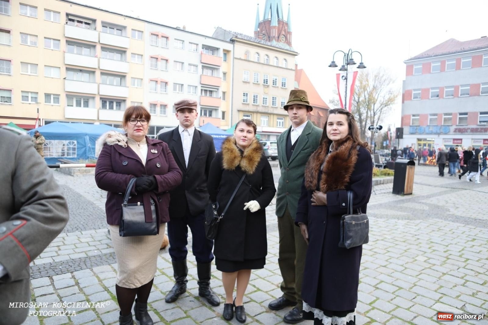 Zdjęcie w galerii na portalu naszraciborz.pl: Historyczne widowisko na raciborskim rynku – Polacy przejmują pruski posterunek [FOTO i WIDEO] wiadomości z regionu