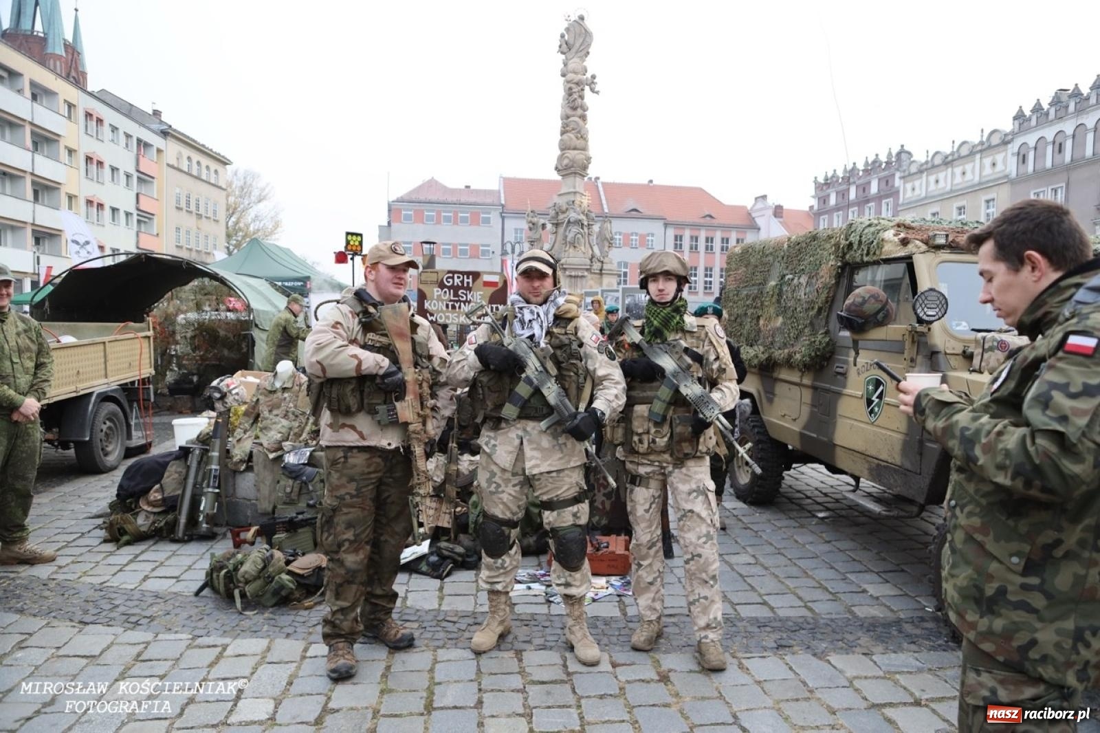 Zdjęcie w galerii na portalu naszraciborz.pl: Historyczne widowisko na raciborskim rynku – Polacy przejmują pruski posterunek [FOTO i WIDEO] wiadomości z regionu
