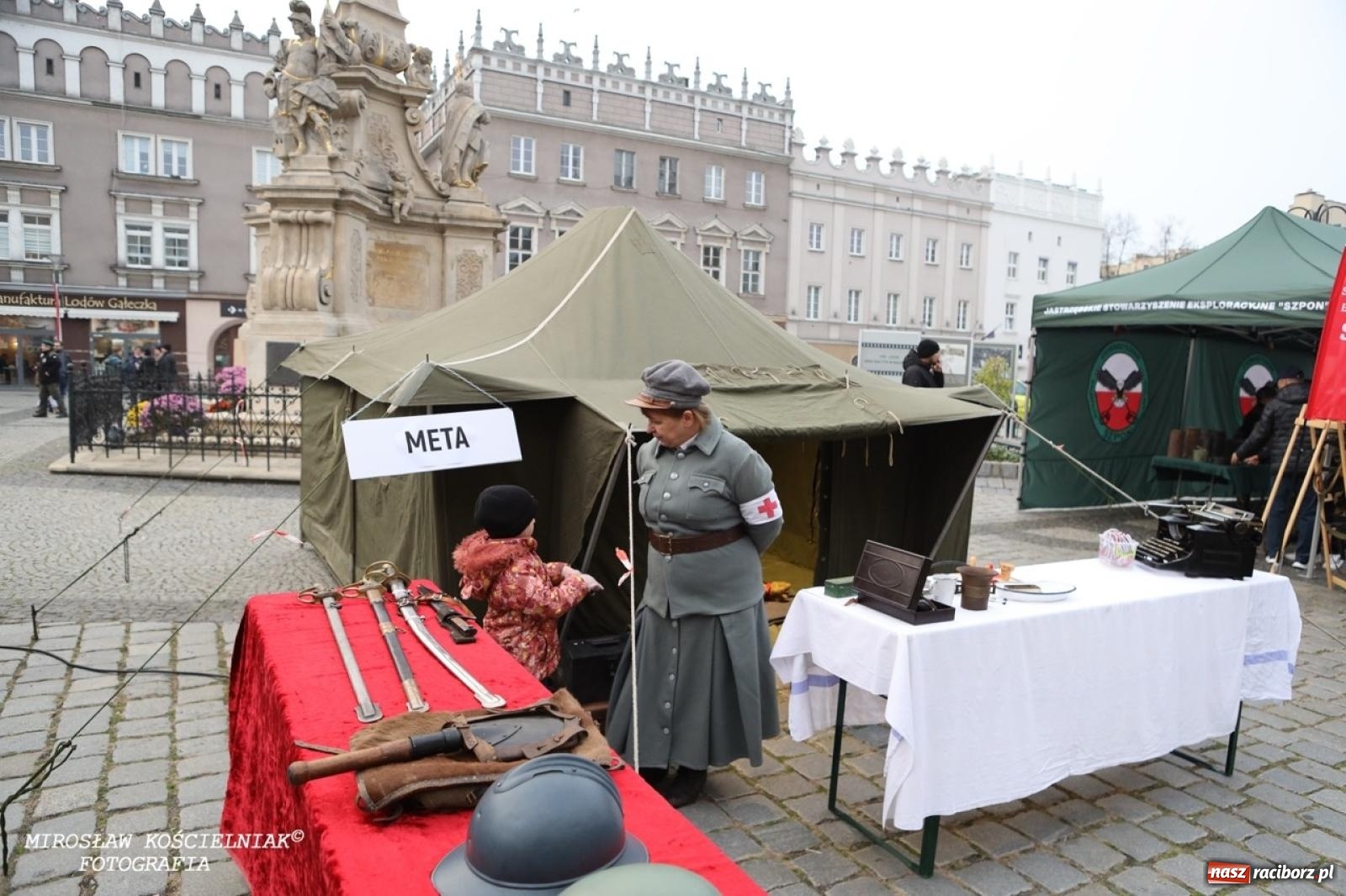 Zdjęcie w galerii na portalu naszraciborz.pl: Historyczne widowisko na raciborskim rynku – Polacy przejmują pruski posterunek [FOTO i WIDEO] wiadomości z regionu