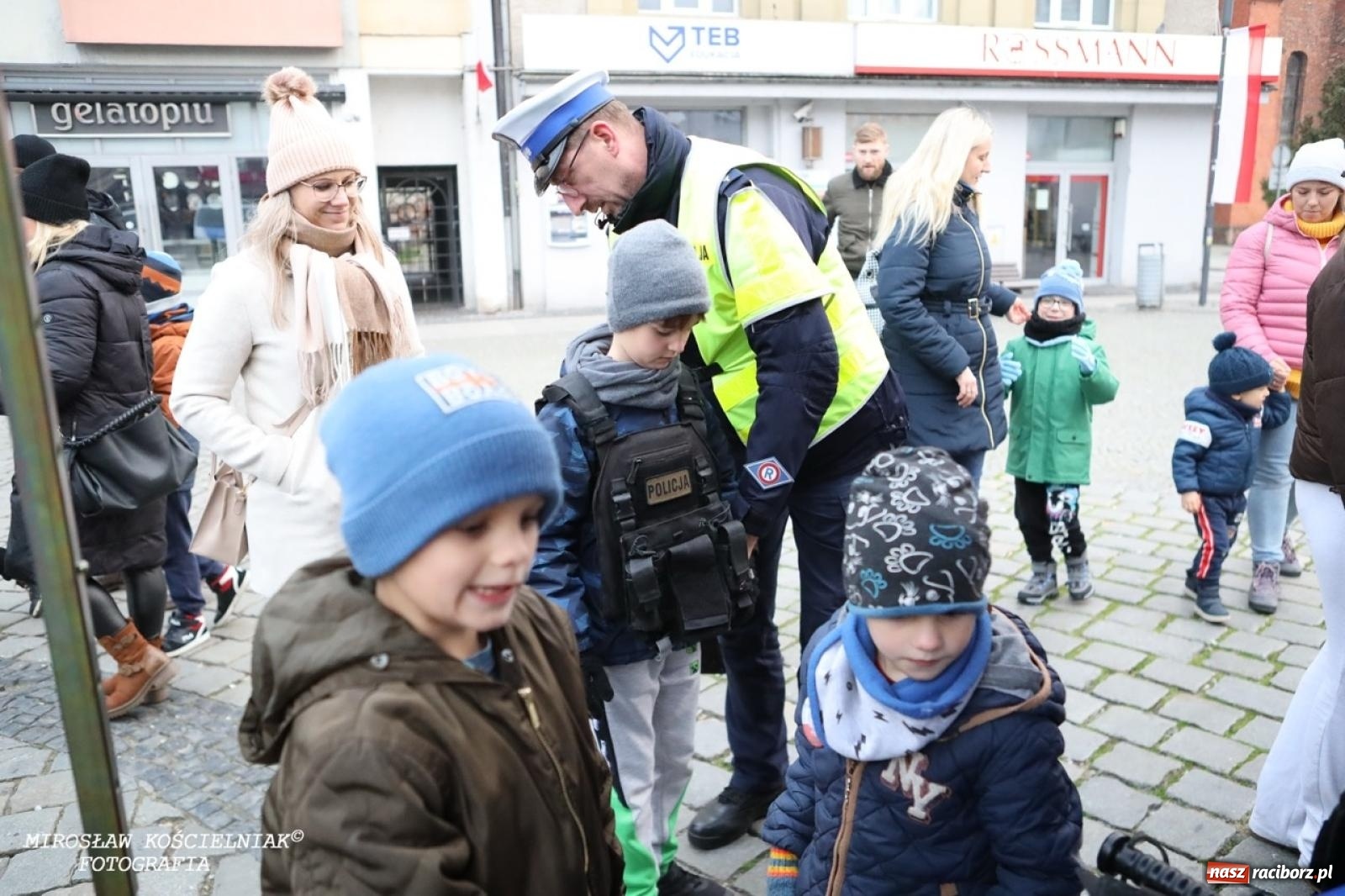 Zdjęcie w galerii na portalu naszraciborz.pl: Historyczne widowisko na raciborskim rynku – Polacy przejmują pruski posterunek [FOTO i WIDEO] wiadomości z regionu