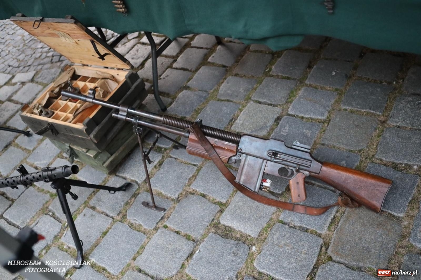 Zdjęcie w galerii na portalu naszraciborz.pl: Historyczne widowisko na raciborskim rynku – Polacy przejmują pruski posterunek [FOTO i WIDEO] wiadomości z regionu