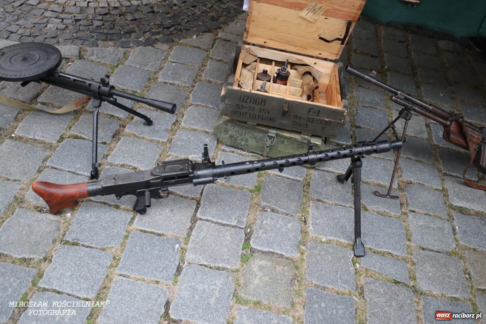 Zdjęcie w galerii na portalu naszraciborz.pl: Historyczne widowisko na raciborskim rynku – Polacy przejmują pruski posterunek [FOTO i WIDEO] wiadomości z regionu