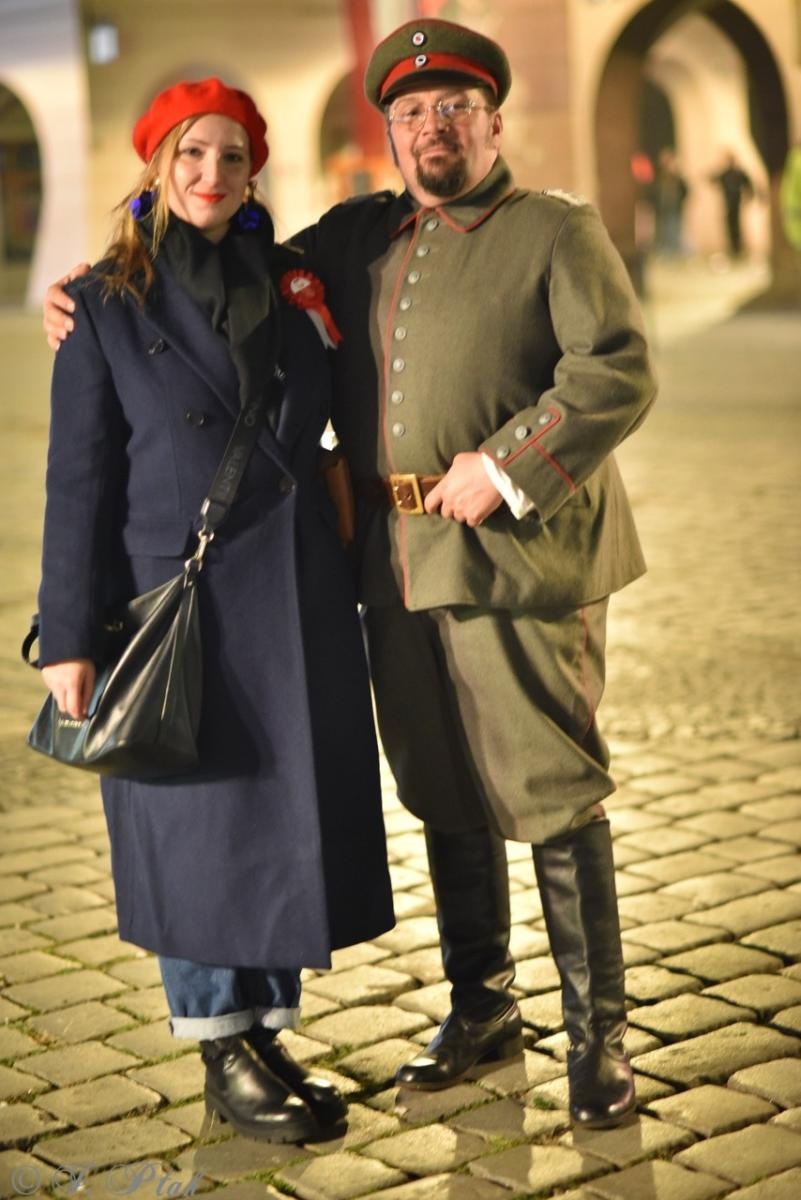 Zdjęcie w galerii na portalu naszraciborz.pl: Patriotyczne rytmy na Rynku – piknik Niepodległa w Raciborzu wiadomości z regionu