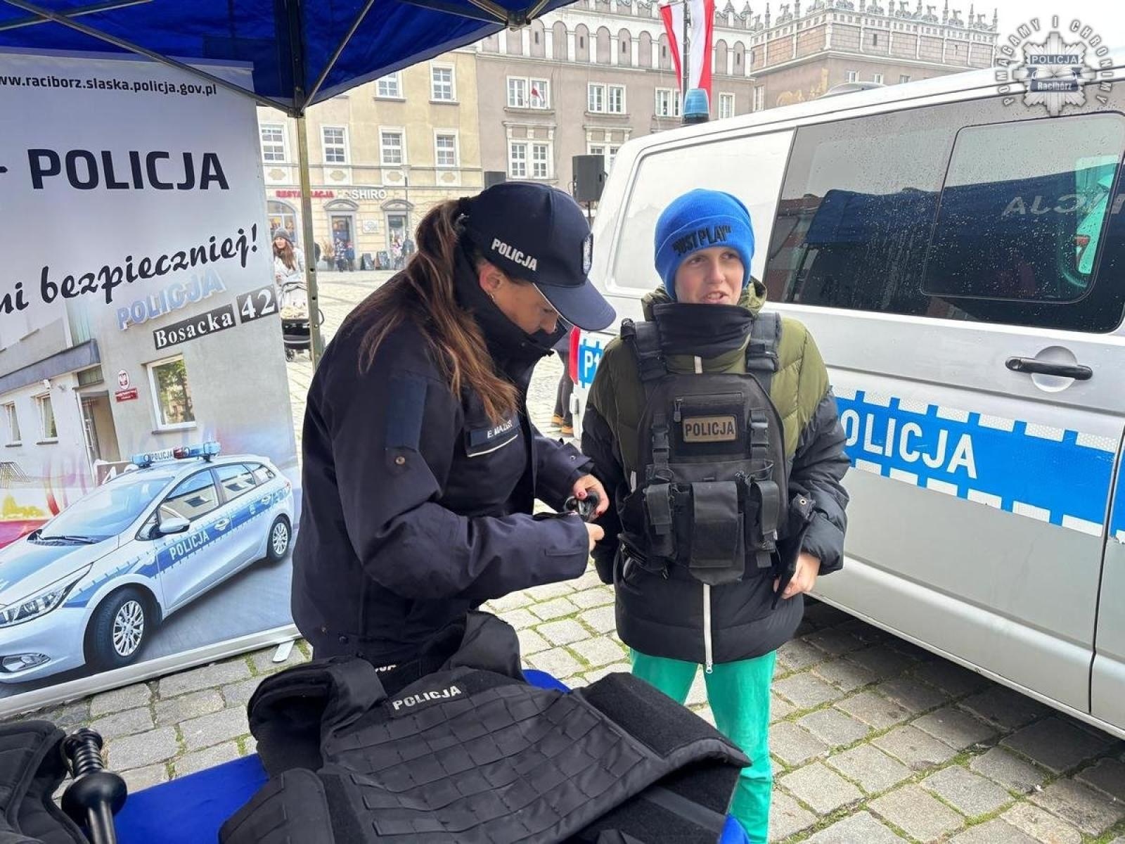 Zdjęcie w galerii na portalu naszraciborz.pl: Piknik Niepodległa z udziałem raciborskich policjantów [FOTO] wiadomości z regionu