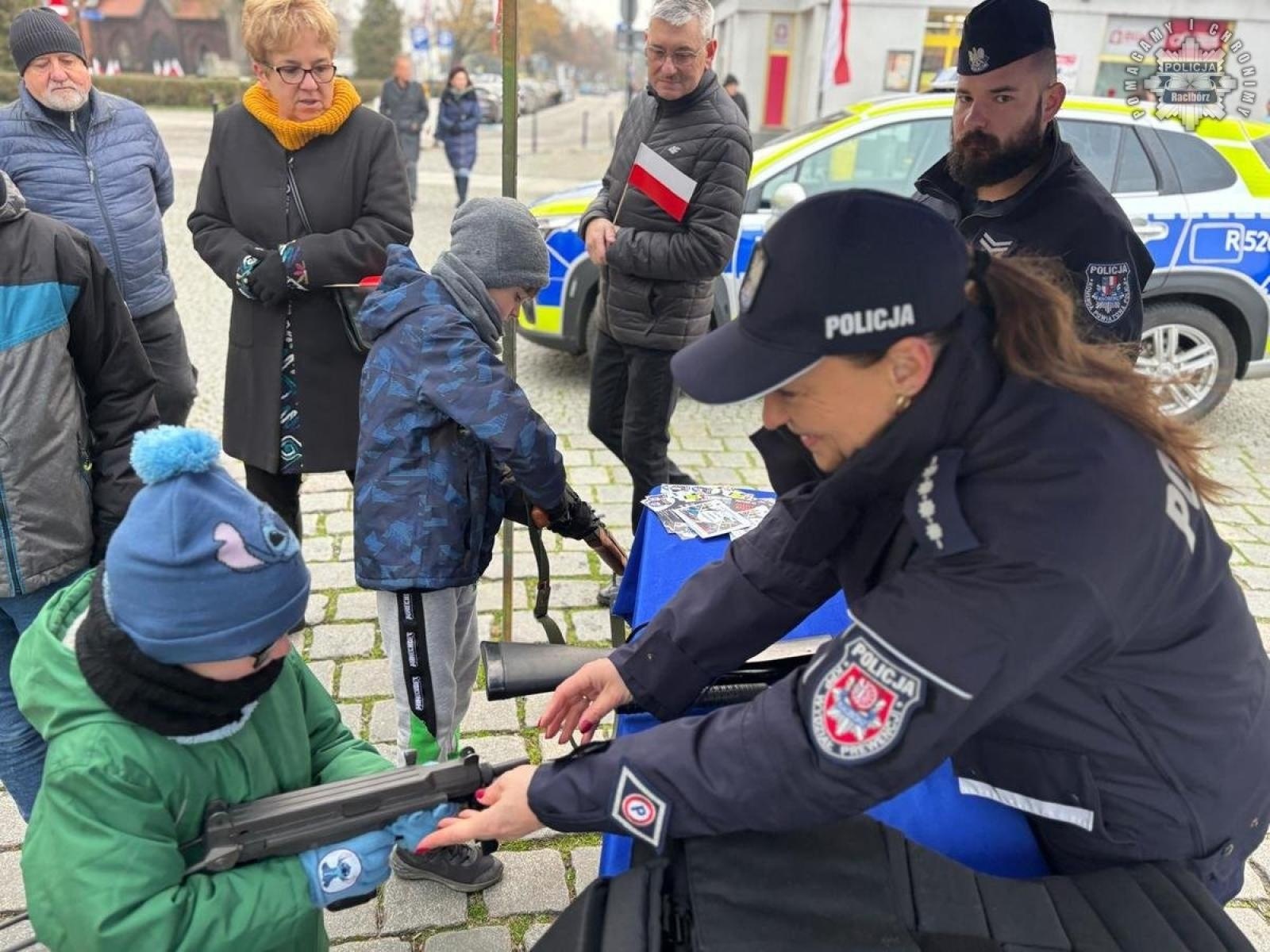 Zdjęcie w galerii na portalu naszraciborz.pl: Piknik Niepodległa z udziałem raciborskich policjantów [FOTO] wiadomości z regionu