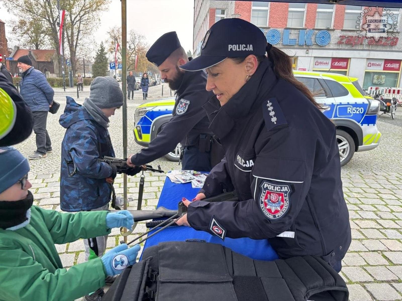 Zdjęcie w galerii na portalu naszraciborz.pl: Piknik Niepodległa z udziałem raciborskich policjantów [FOTO] wiadomości z regionu