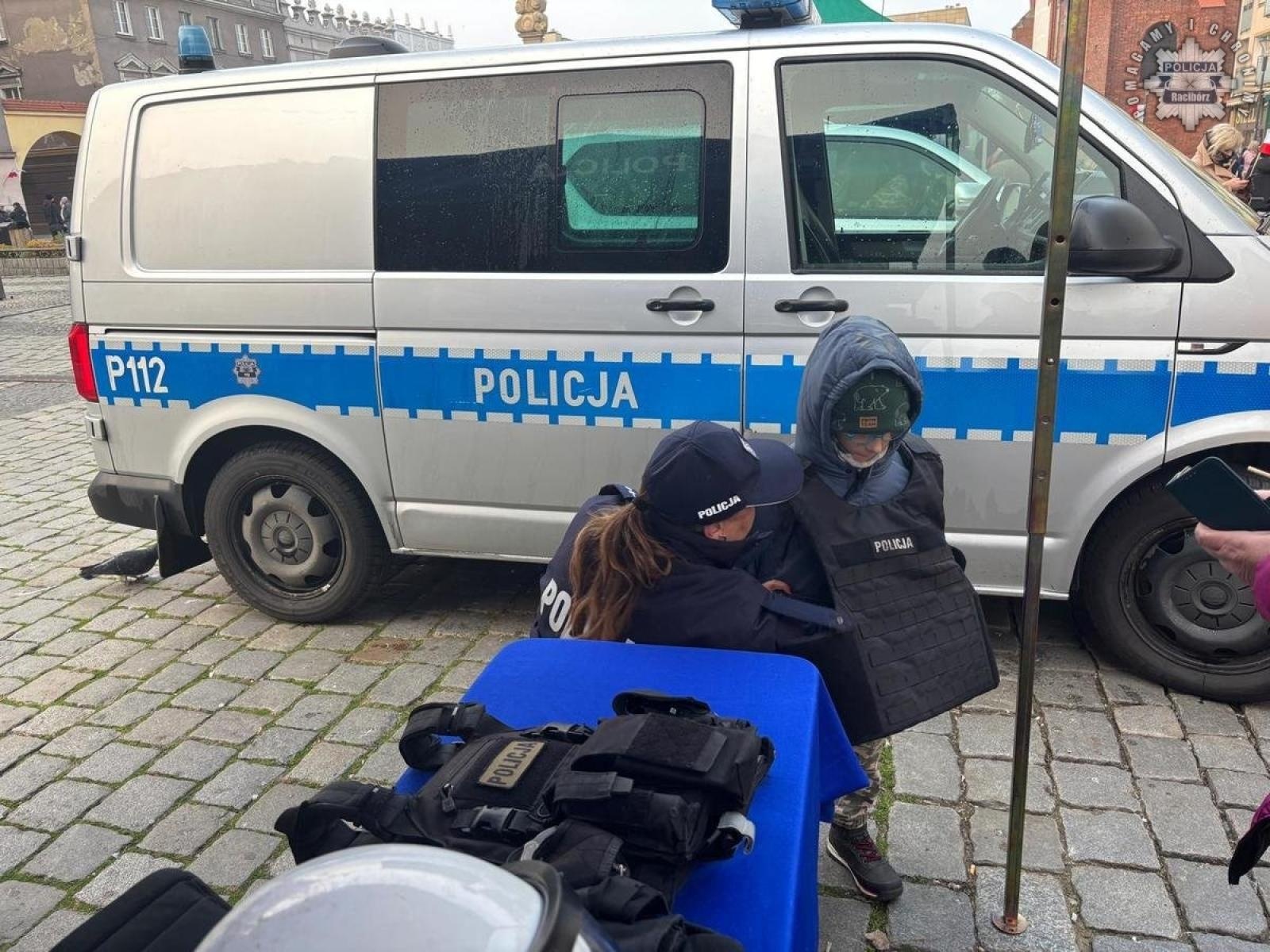 Zdjęcie w galerii na portalu naszraciborz.pl: Piknik Niepodległa z udziałem raciborskich policjantów [FOTO] wiadomości z regionu