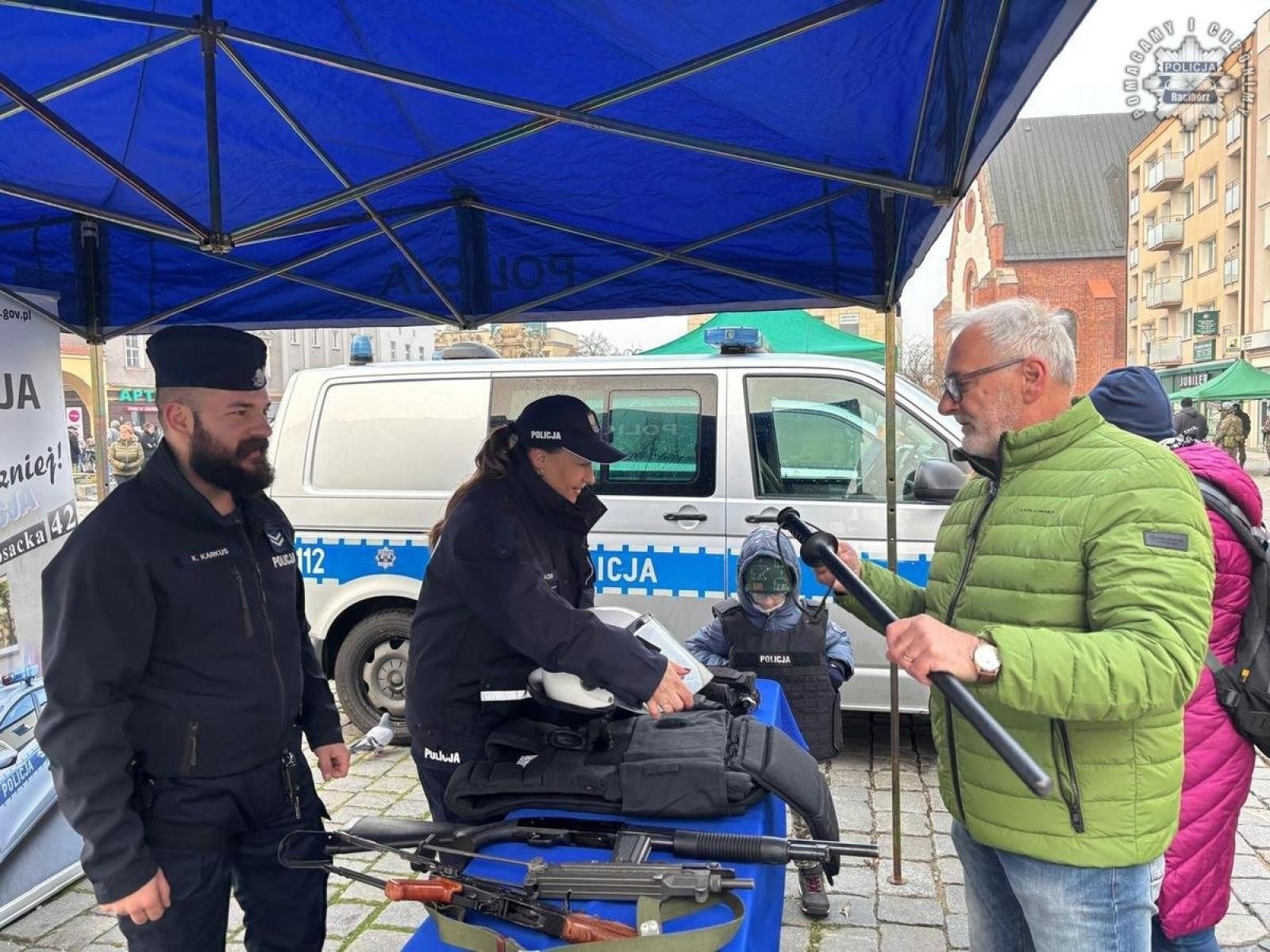 Zdjęcie w galerii na portalu naszraciborz.pl: Piknik Niepodległa z udziałem raciborskich policjantów [FOTO] wiadomości z regionu