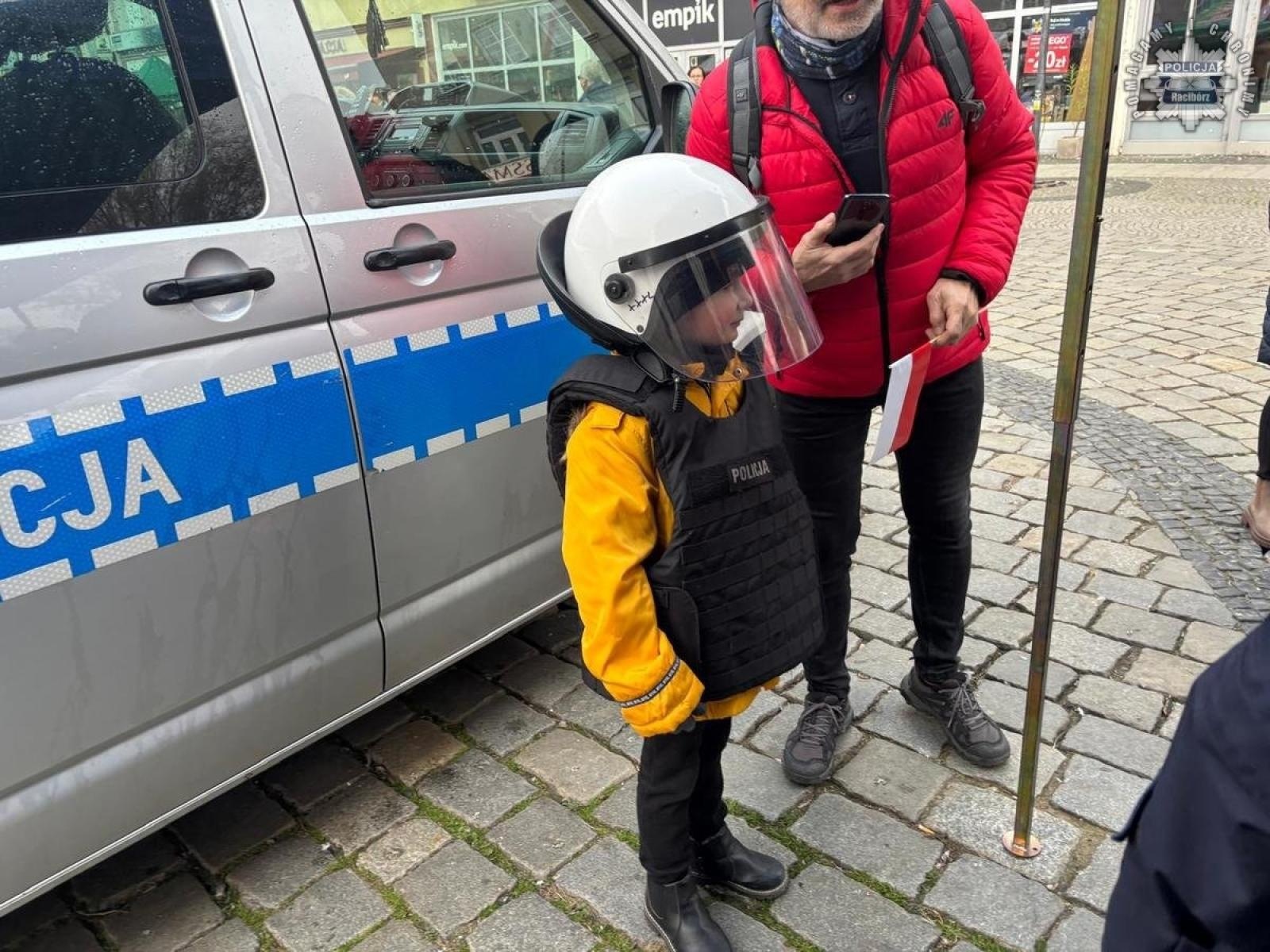Zdjęcie w galerii na portalu naszraciborz.pl: Piknik Niepodległa z udziałem raciborskich policjantów [FOTO] wiadomości z regionu