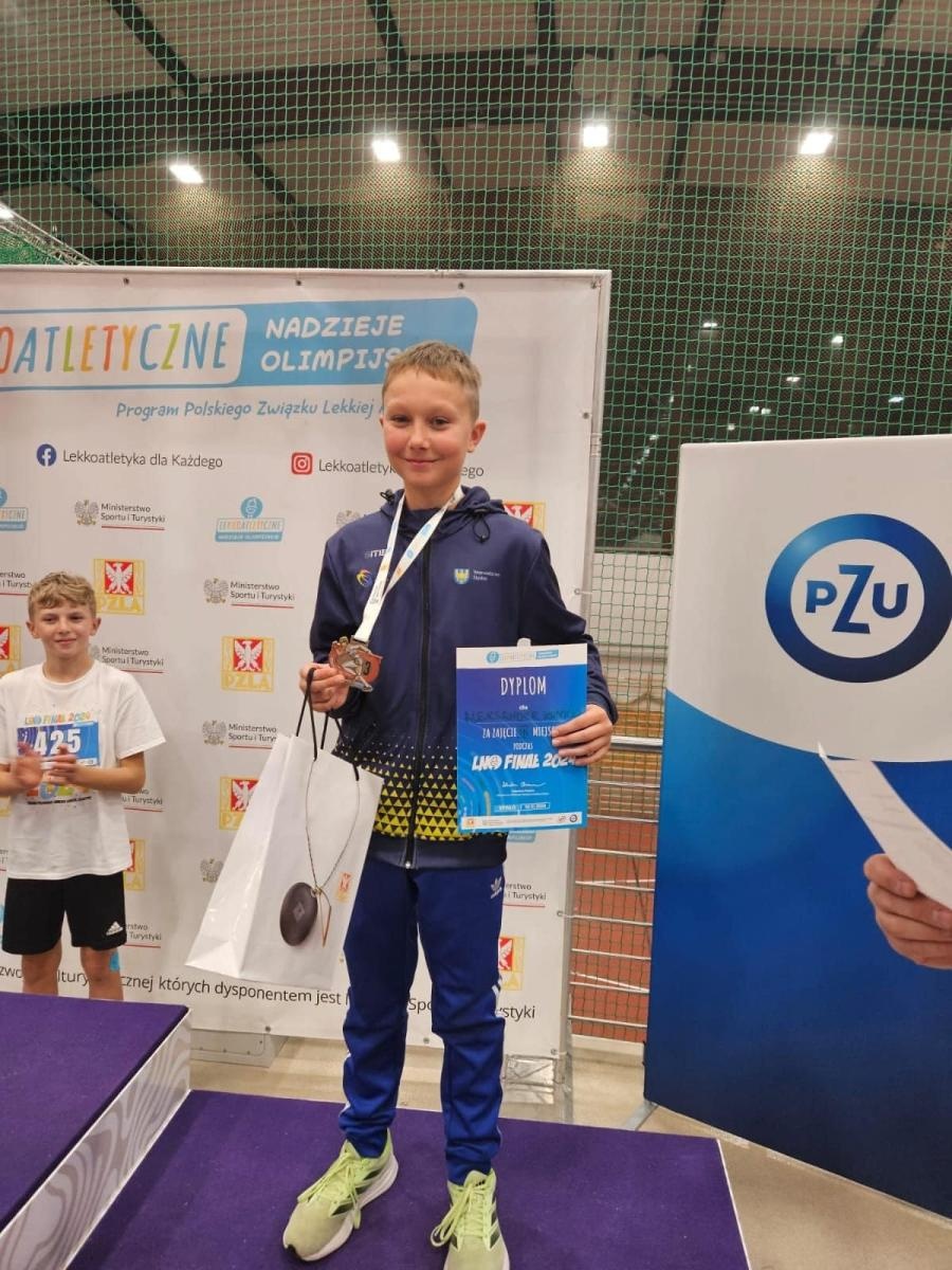 Zdjęcie w galerii na portalu naszraciborz.pl: Nicolas Durlak i Aleksander Kunicki medalistami Ogólnopolskiego Finału Lekkoatletycznych Nadziei Olimpijskich! wiadomości z regionu