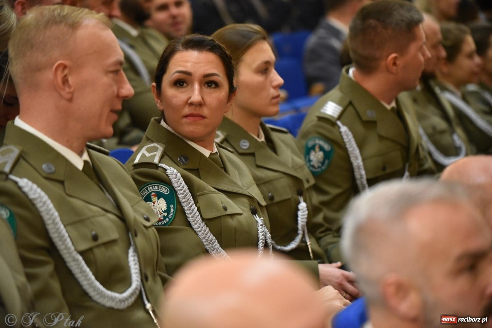 Zdjęcie w galerii na portalu naszraciborz.pl: Narodowe Święto Niepodległości. Wspólny apel raciborskich służb mundurowych [FOTO i WIDEO] wiadomości z regionu