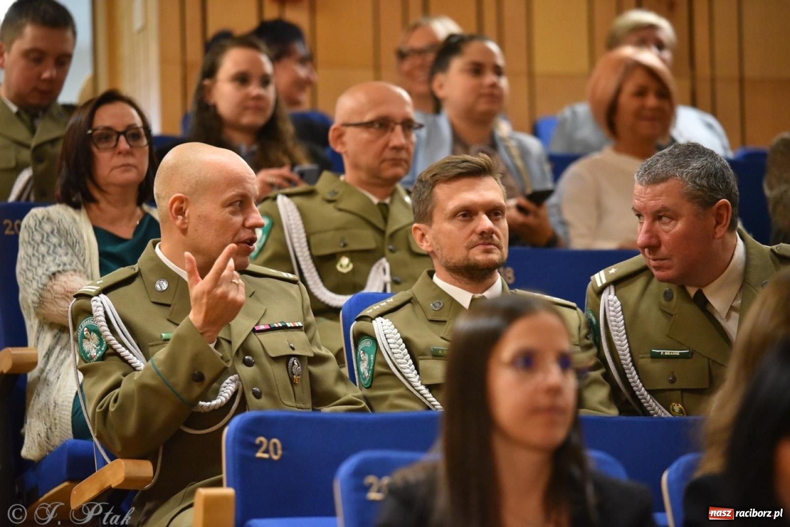 Zdjęcie w galerii na portalu naszraciborz.pl: Narodowe Święto Niepodległości. Wspólny apel raciborskich służb mundurowych [FOTO i WIDEO] wiadomości z regionu