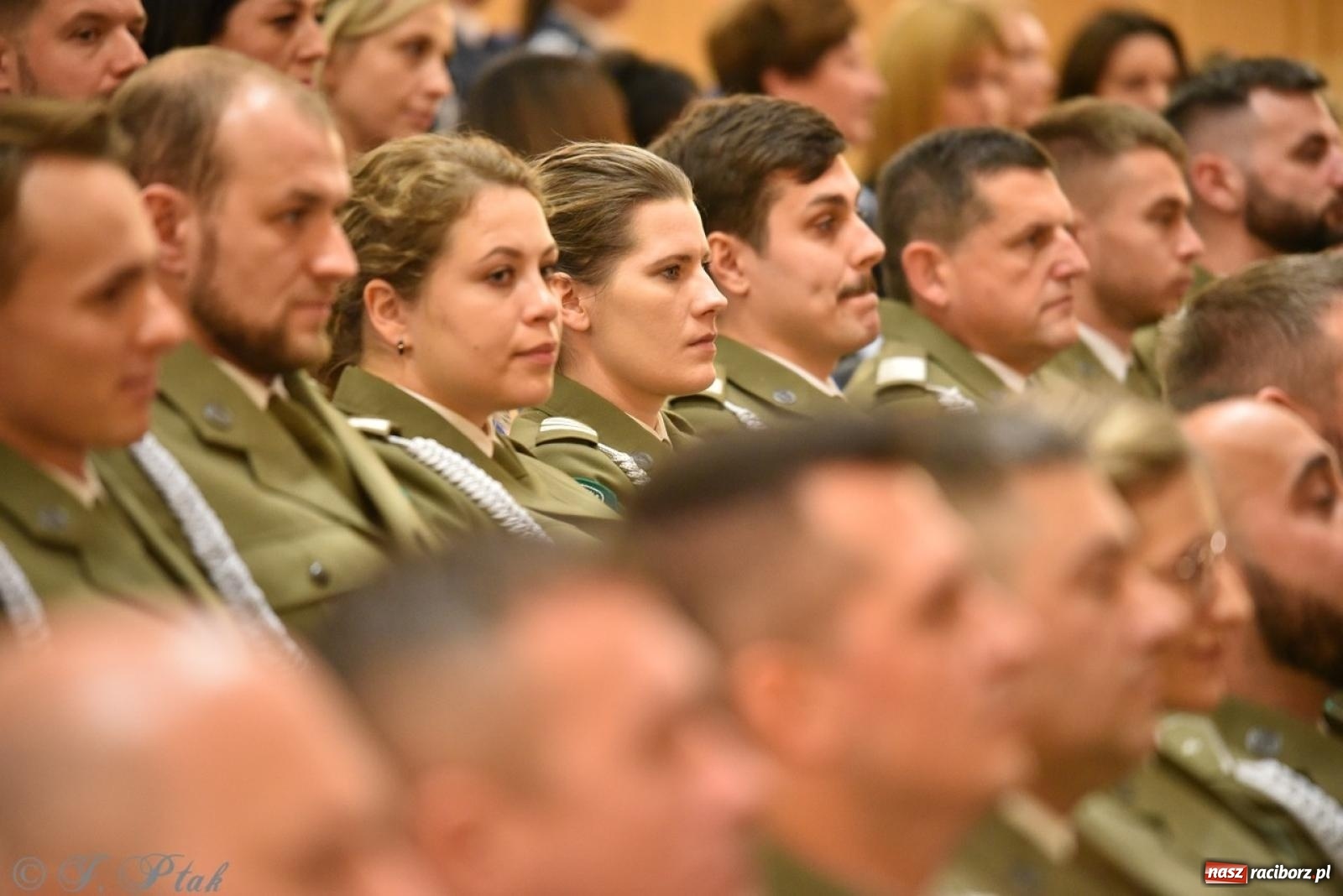 Zdjęcie w galerii na portalu naszraciborz.pl: Narodowe Święto Niepodległości. Wspólny apel raciborskich służb mundurowych [FOTO i WIDEO] wiadomości z regionu