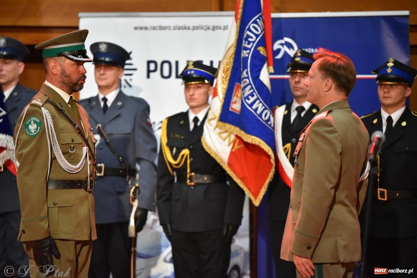 Zdjęcie w galerii na portalu naszraciborz.pl: Narodowe Święto Niepodległości. Wspólny apel raciborskich służb mundurowych [FOTO i WIDEO] wiadomości z regionu