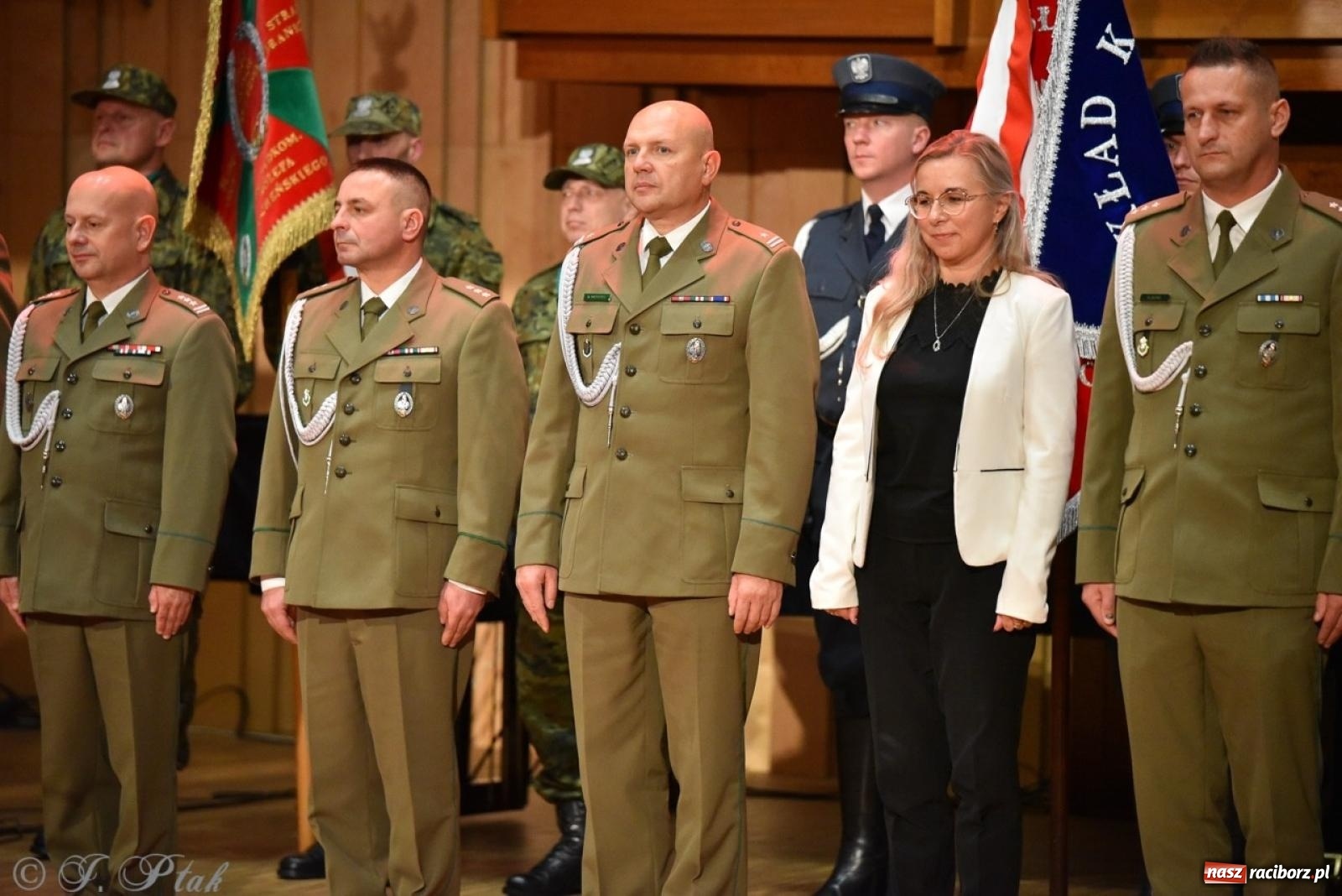 Zdjęcie w galerii na portalu naszraciborz.pl: Narodowe Święto Niepodległości. Wspólny apel raciborskich służb mundurowych [FOTO i WIDEO] wiadomości z regionu