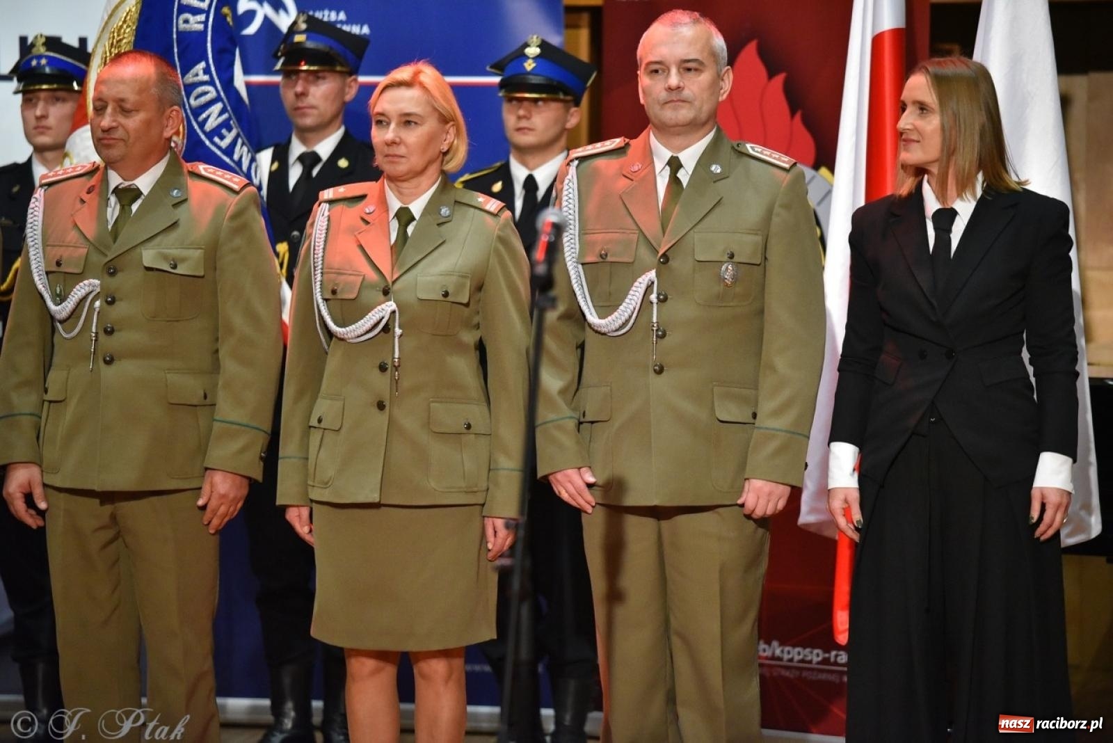 Zdjęcie w galerii na portalu naszraciborz.pl: Narodowe Święto Niepodległości. Wspólny apel raciborskich służb mundurowych [FOTO i WIDEO] wiadomości z regionu